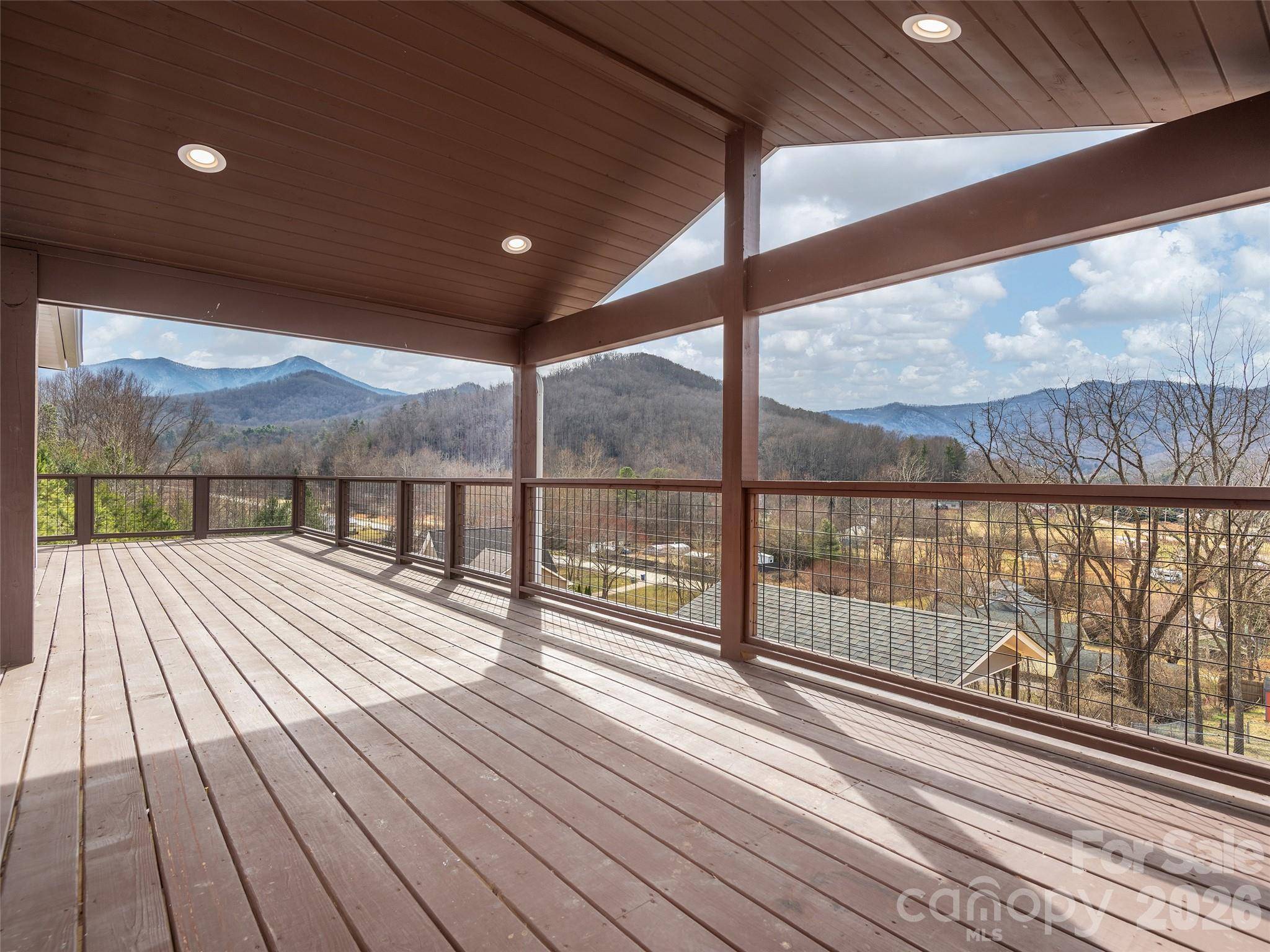 22 Honey Locust LN, Candler, NC 28715