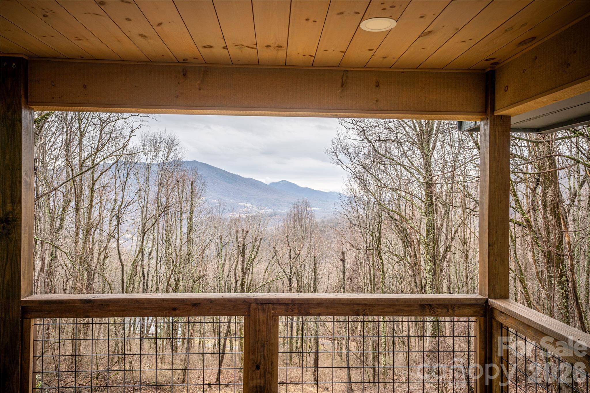 453 Friendly Acres DR, Waynesville, NC 28786