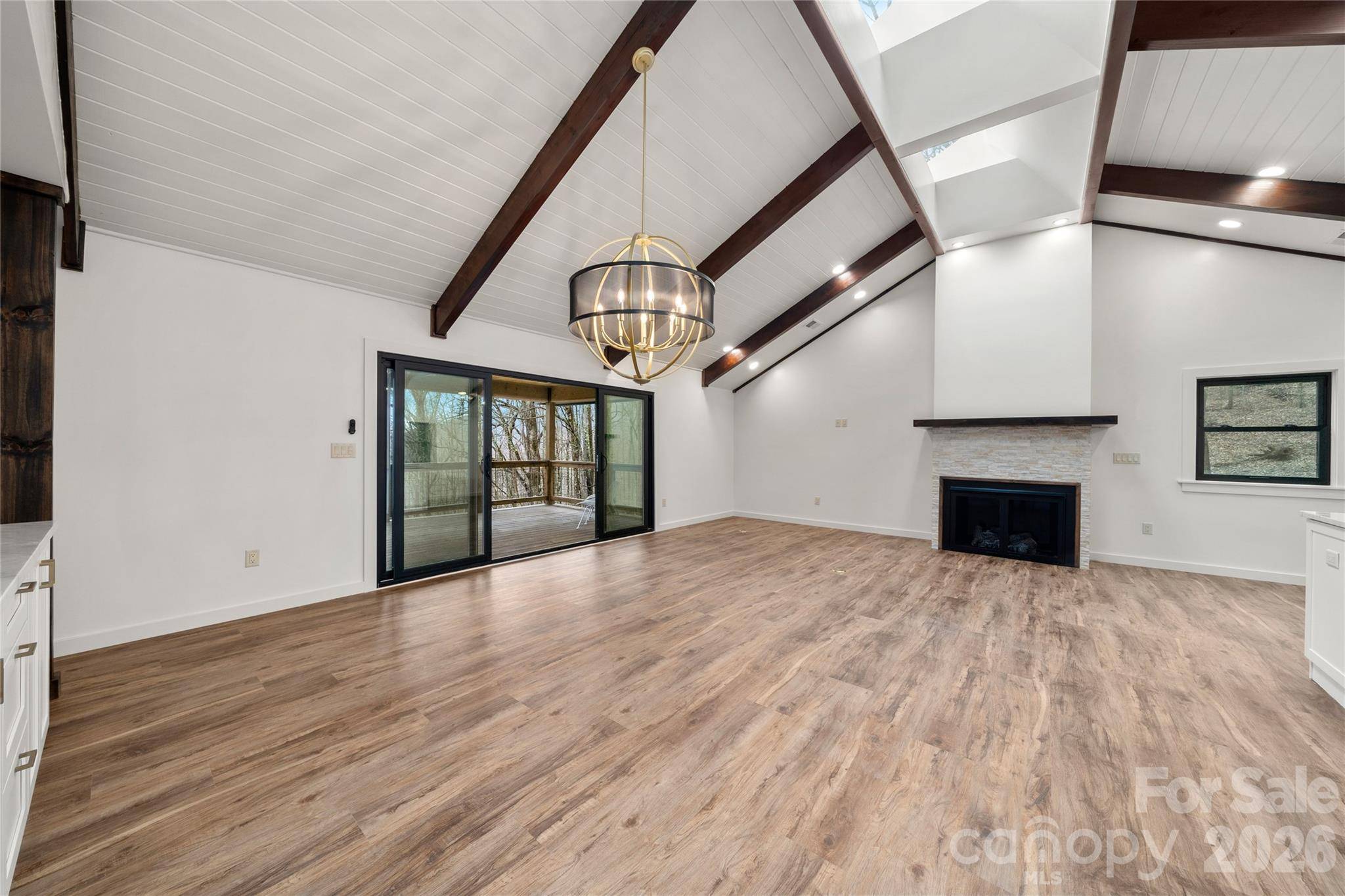 453 Friendly Acres DR, Waynesville, NC 28786