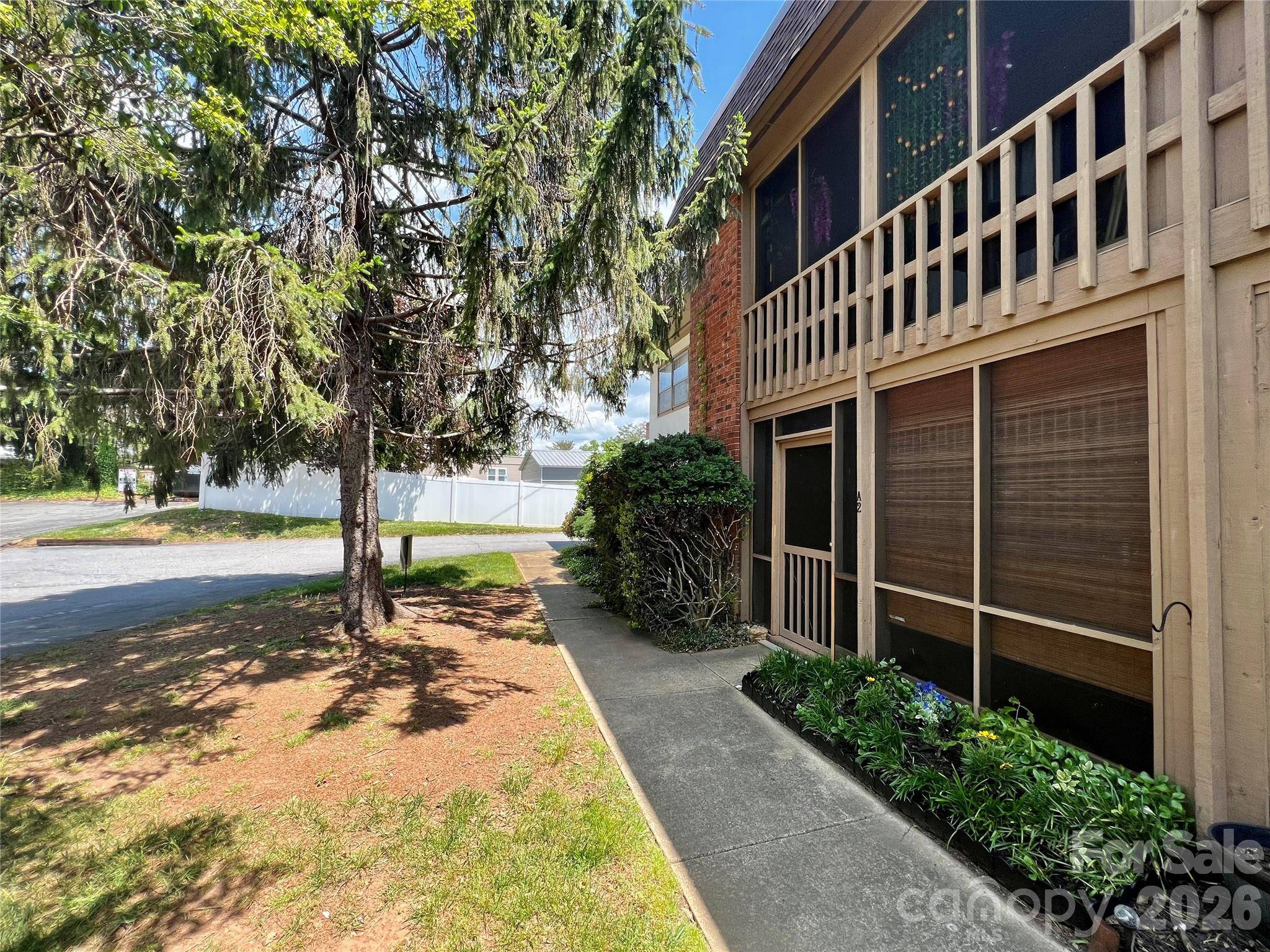 427 6th AVE W #A-2, Hendersonville, NC 28739
