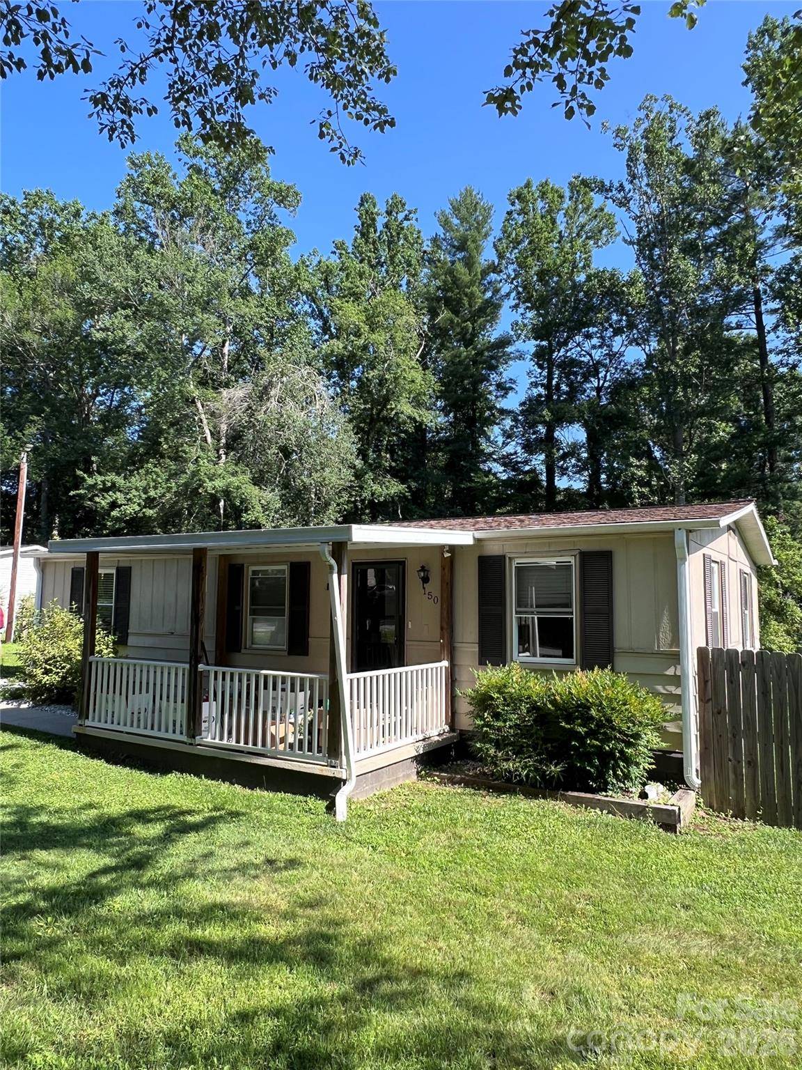 150 Piney Ridge DR, Hendersonville, NC 28791