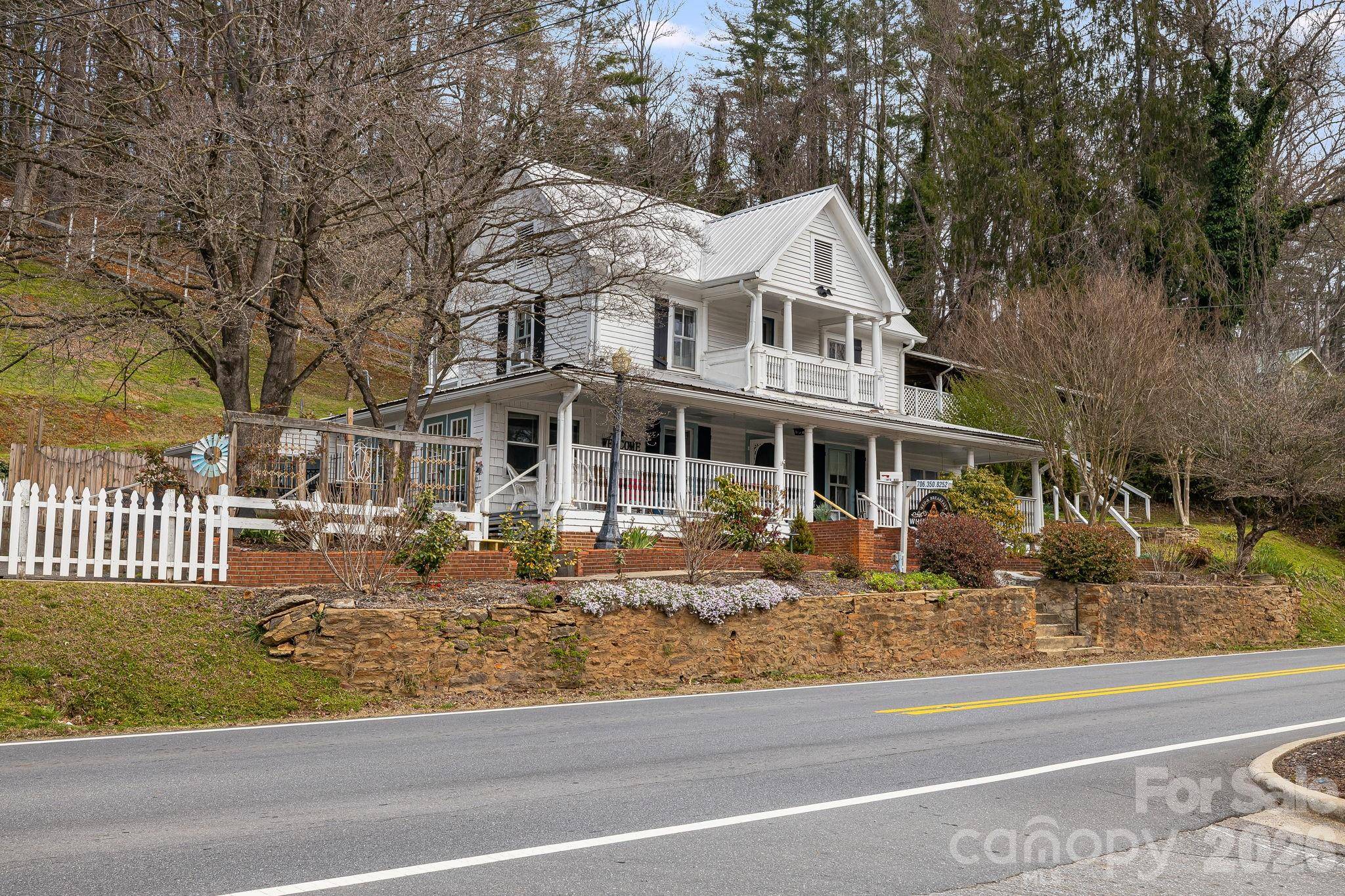 364 Haywood RD, Dillsboro, NC 28725