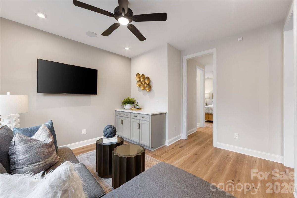 14014 Meera LN, Charlotte, NC 28277