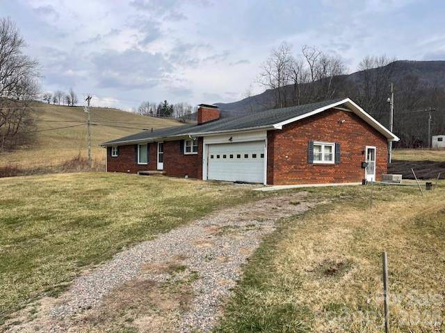325 Tater Hill RD, Zionville, NC 28698