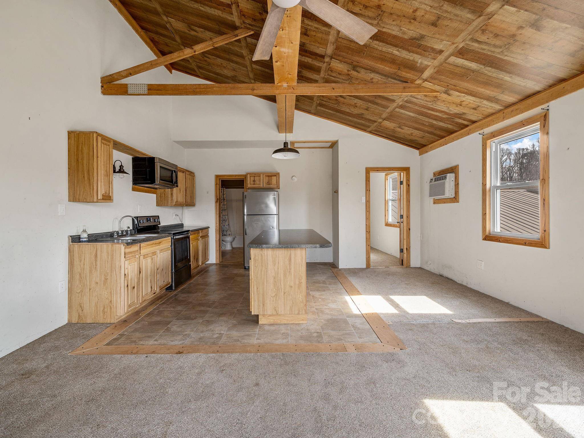 1487 Hayes RD, Columbus, NC 28722