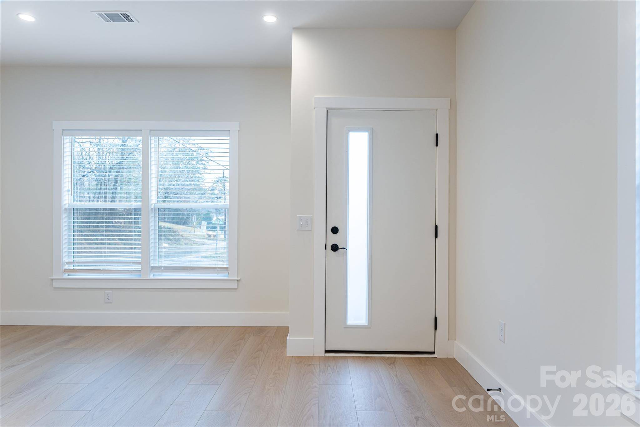 4 Wyndom LN, Asheville, NC 28805