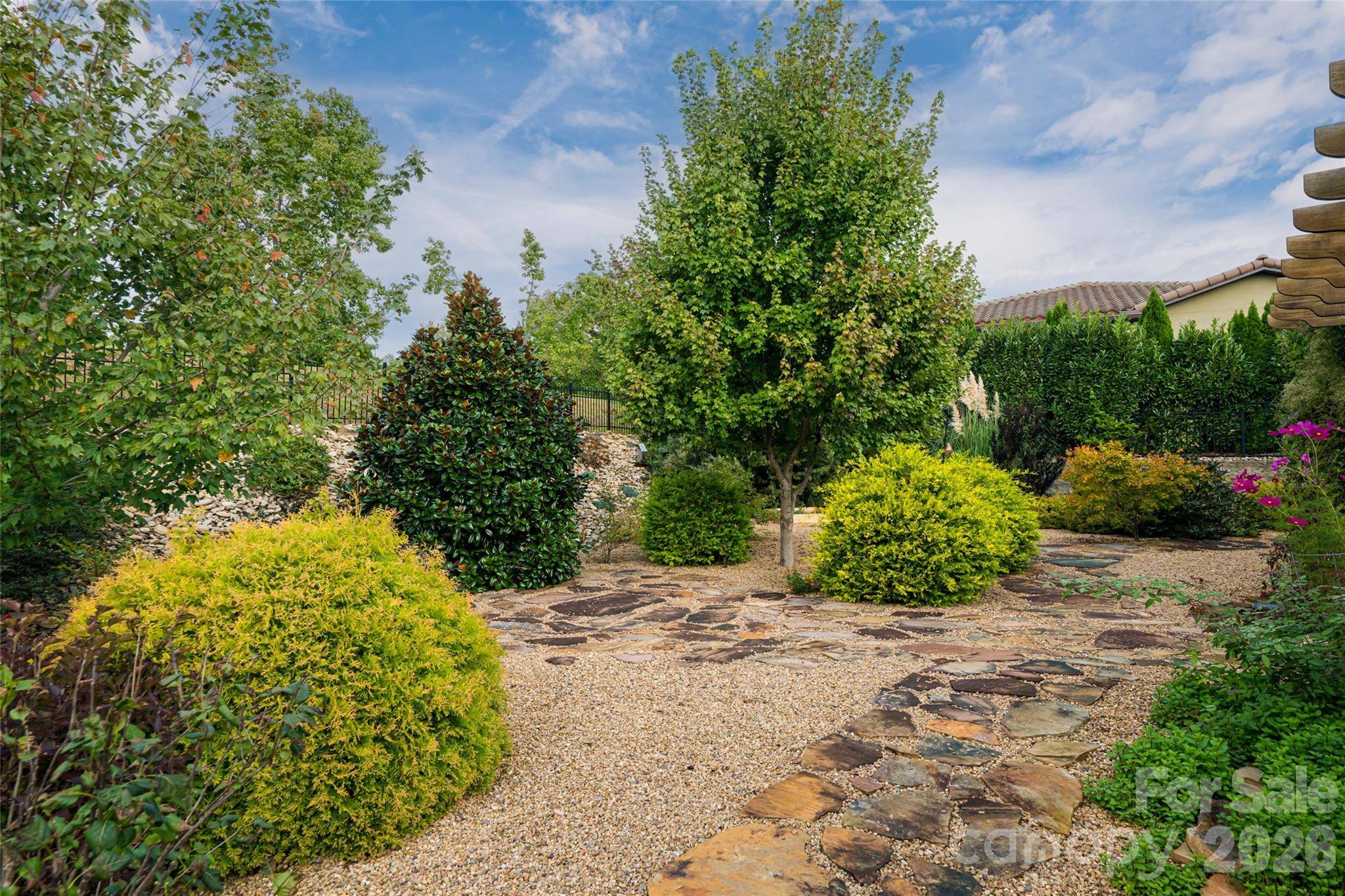 5 Pacifico DR, Asheville, NC 28806