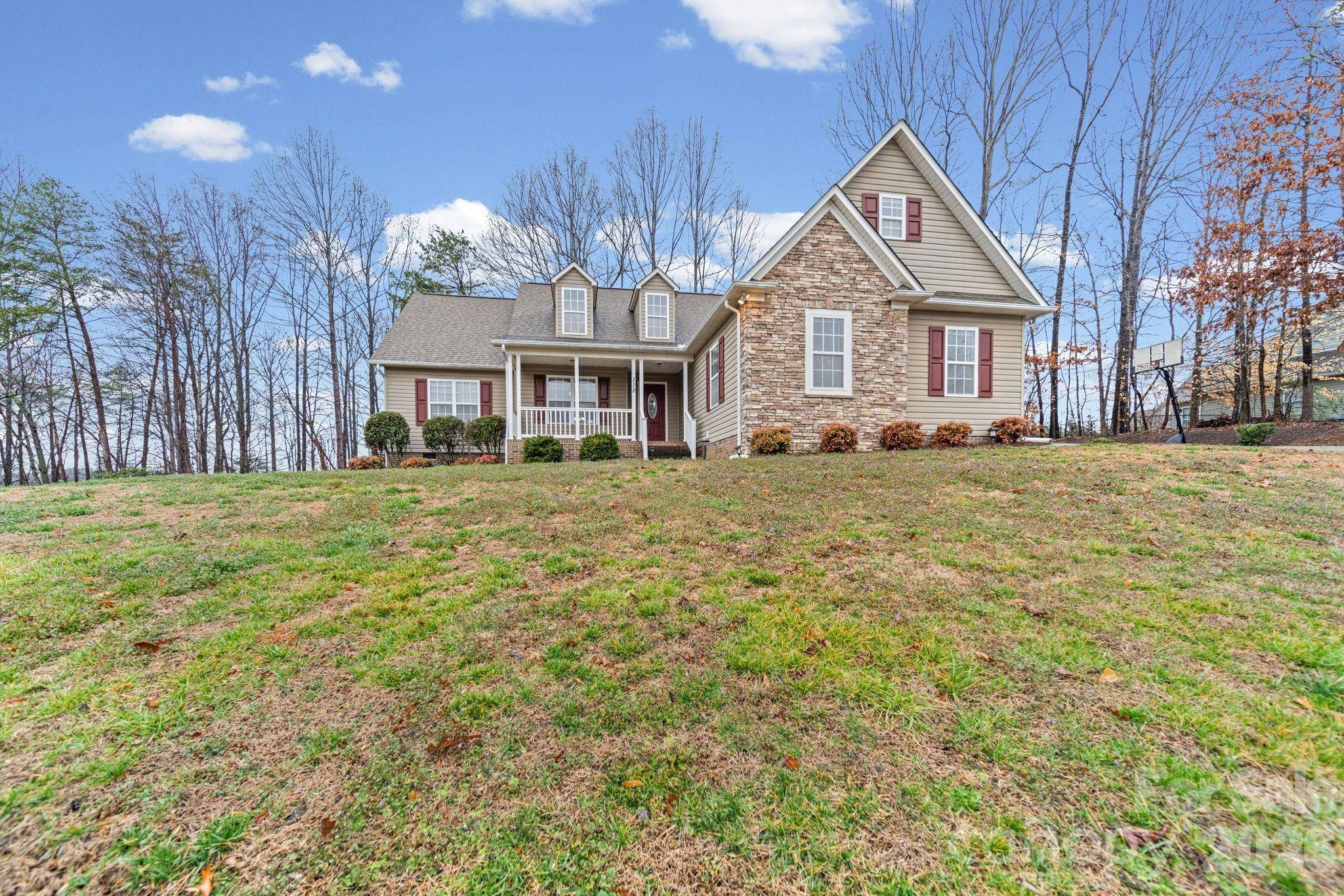 118 Sundance CIR, Statesville, NC 28625