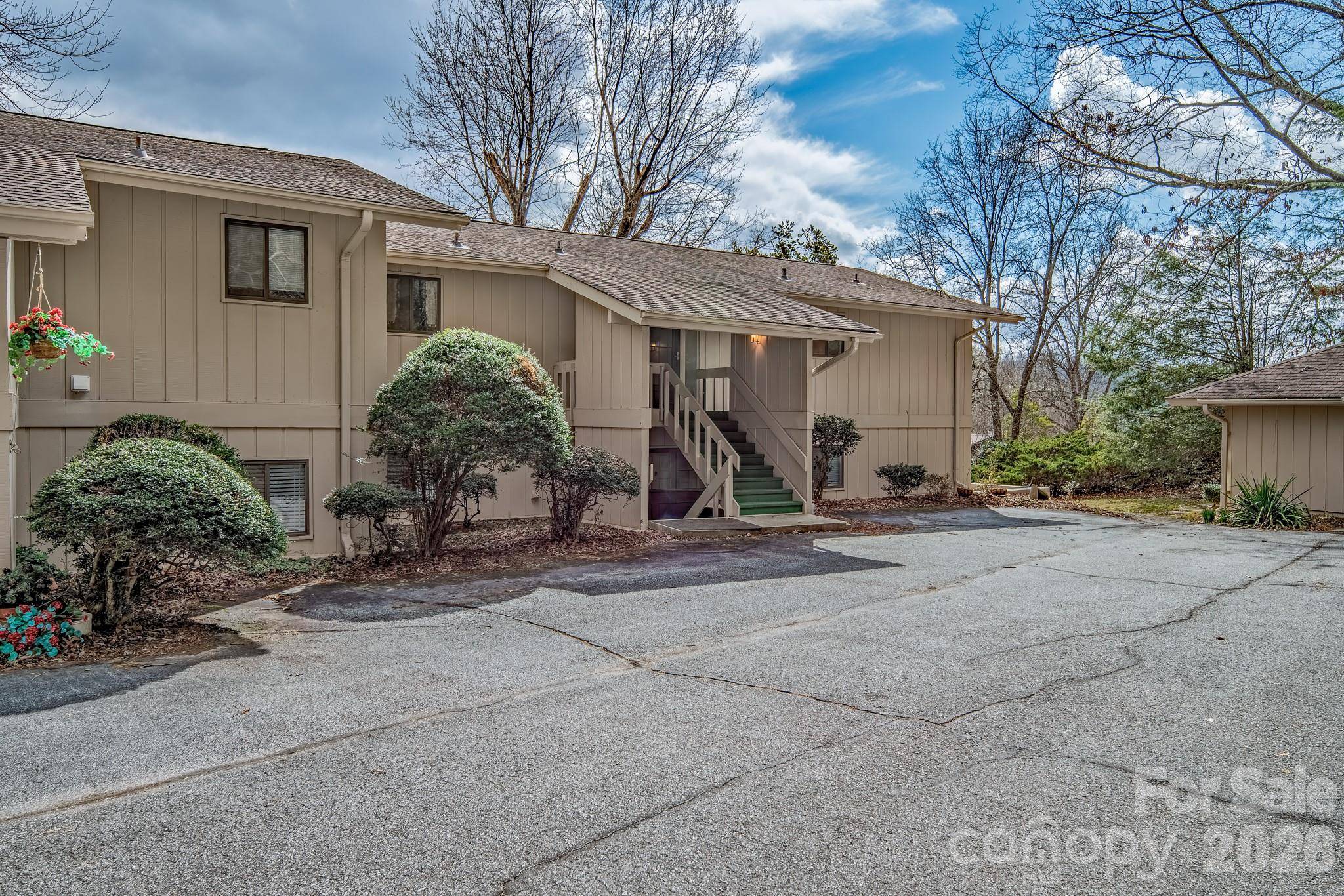1813 Glen Cannon DR, Pisgah Forest, NC 28768