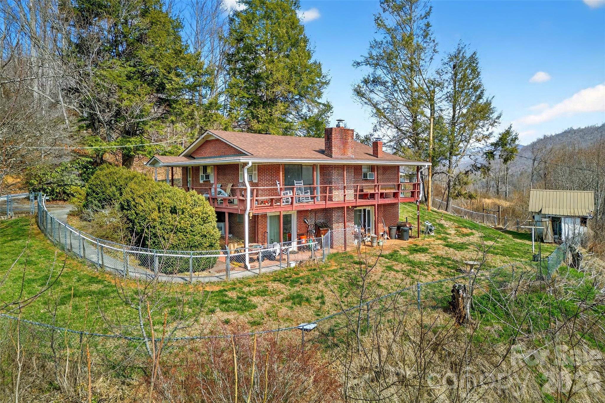 1306 Fork Mountain RD, Bakersville, NC 28705