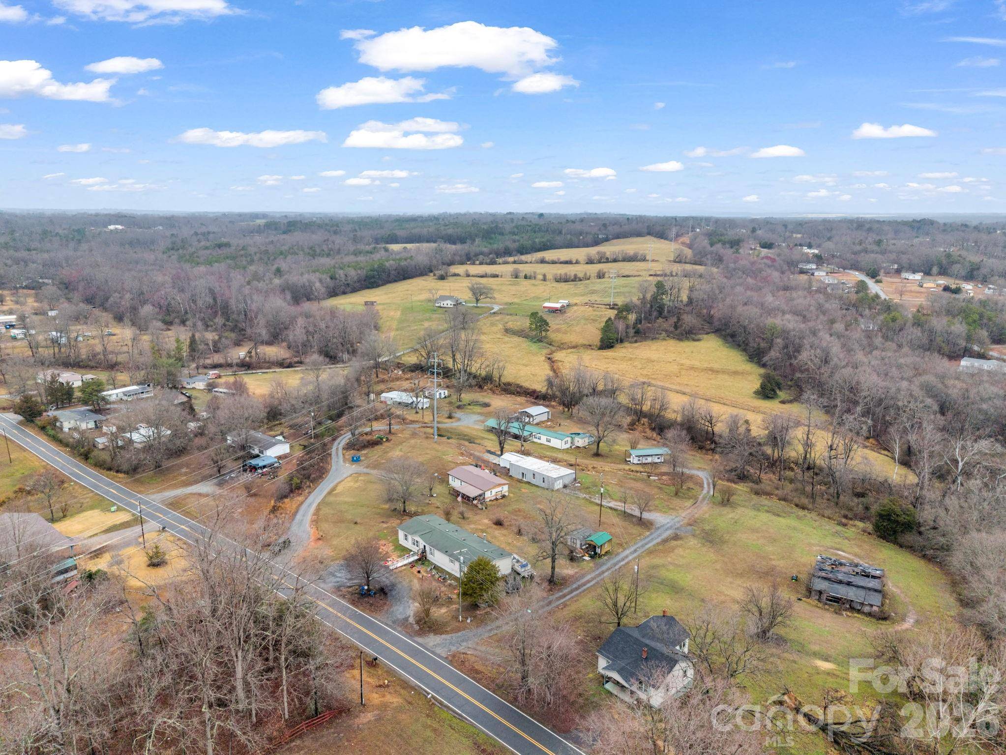 827 Old Henrietta RD, Forest City, NC 28043