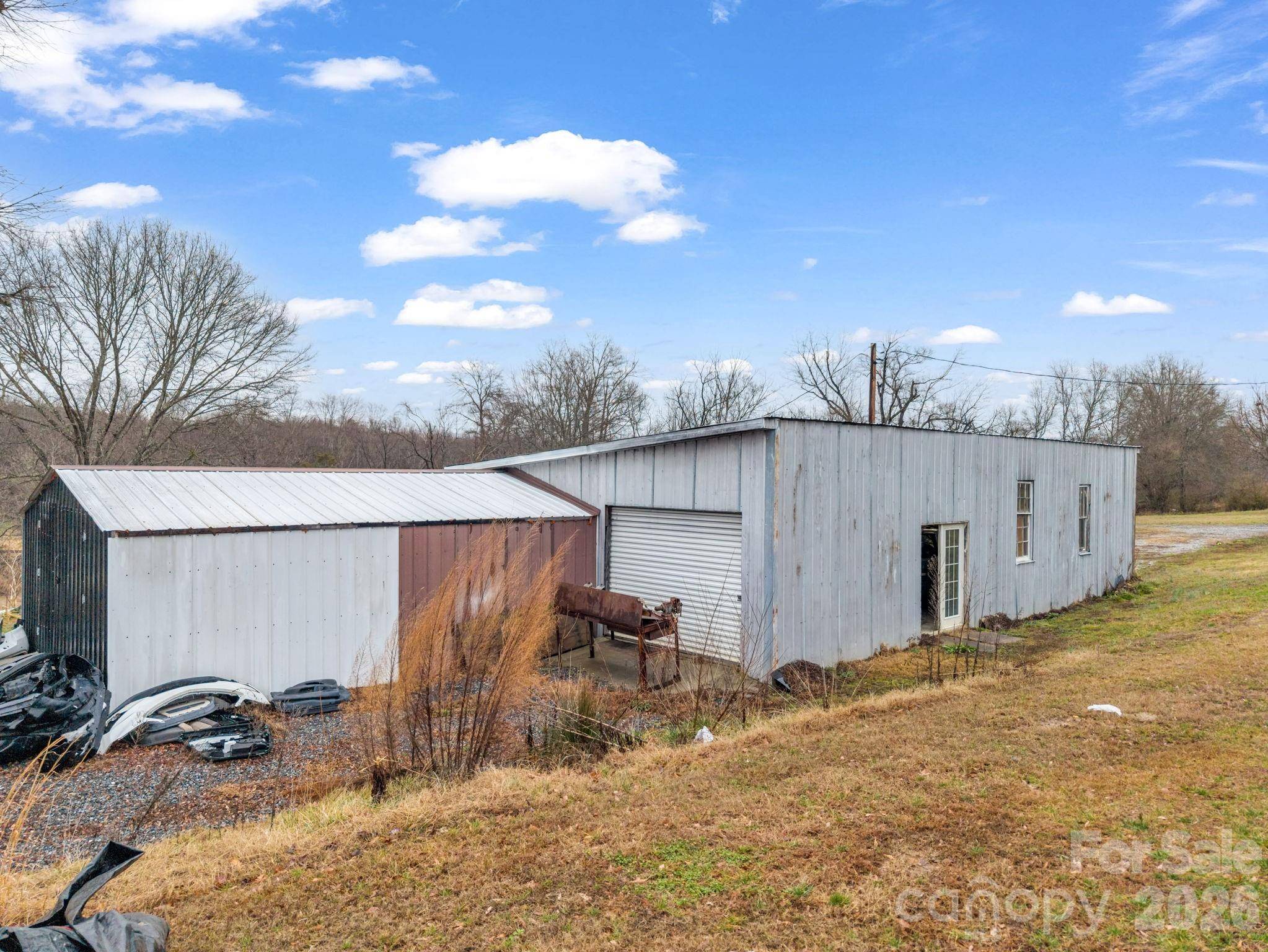827 Old Henrietta RD, Forest City, NC 28043