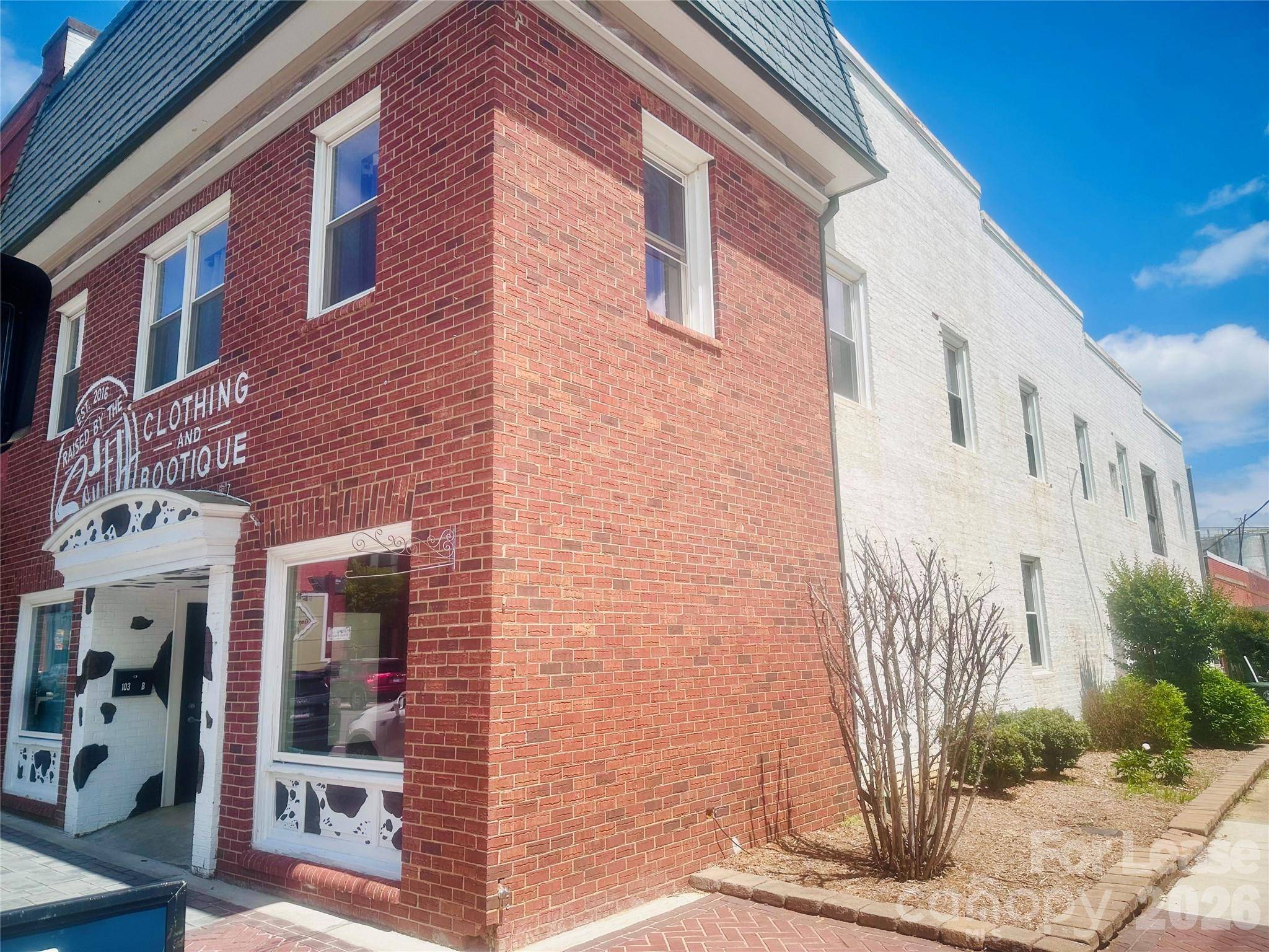 103 N College AVE, Newton, NC 28658
