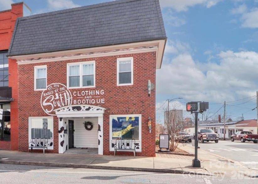 103 N College AVE, Newton, NC 28658