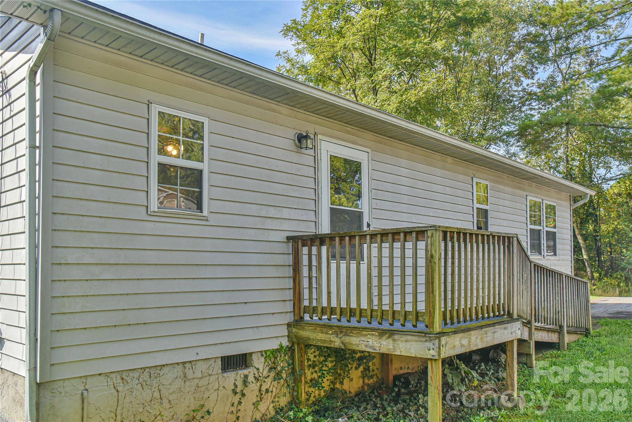 12 Moody ST, Candler, NC 28715