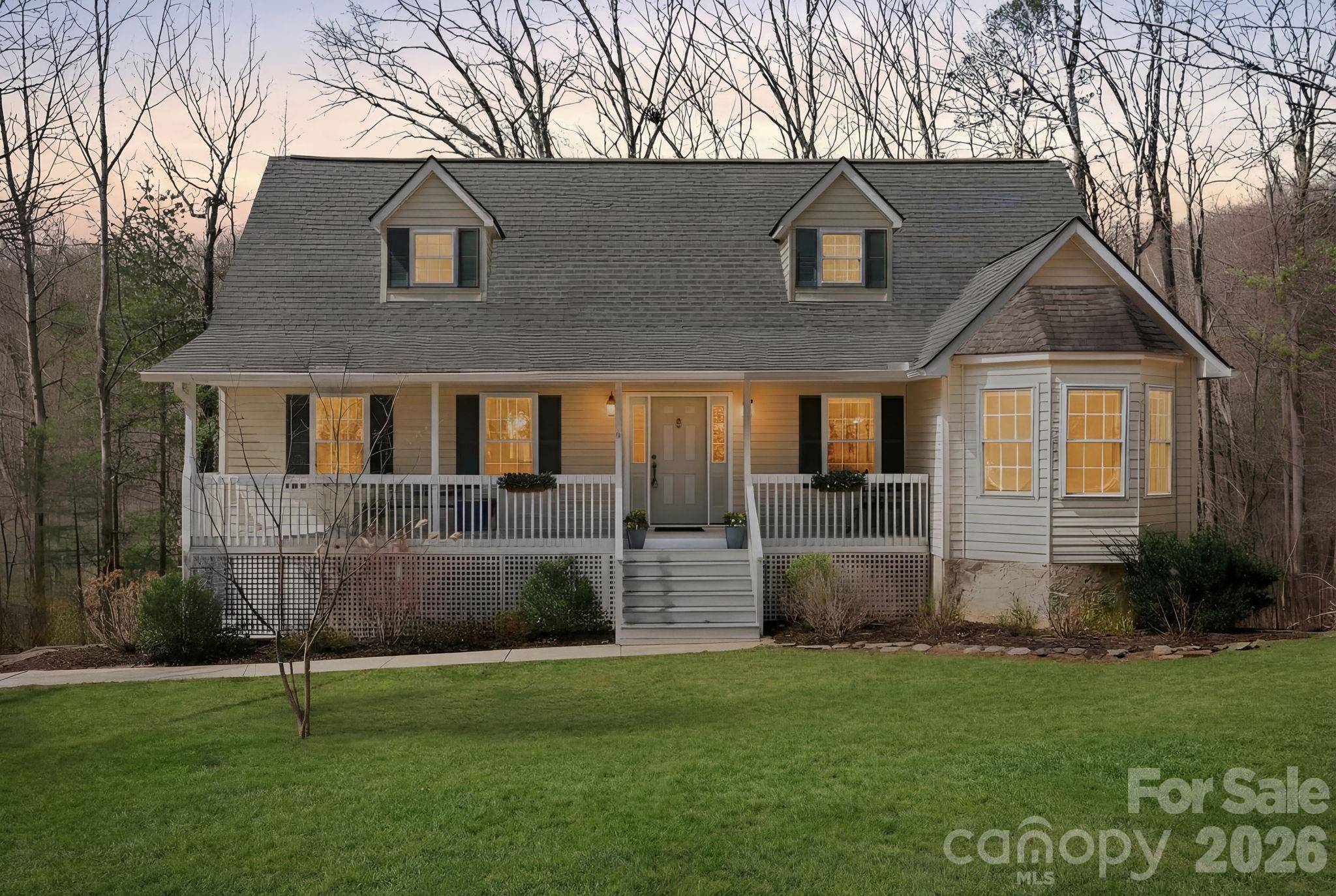 8 Fiver LN, Asheville, NC 28803