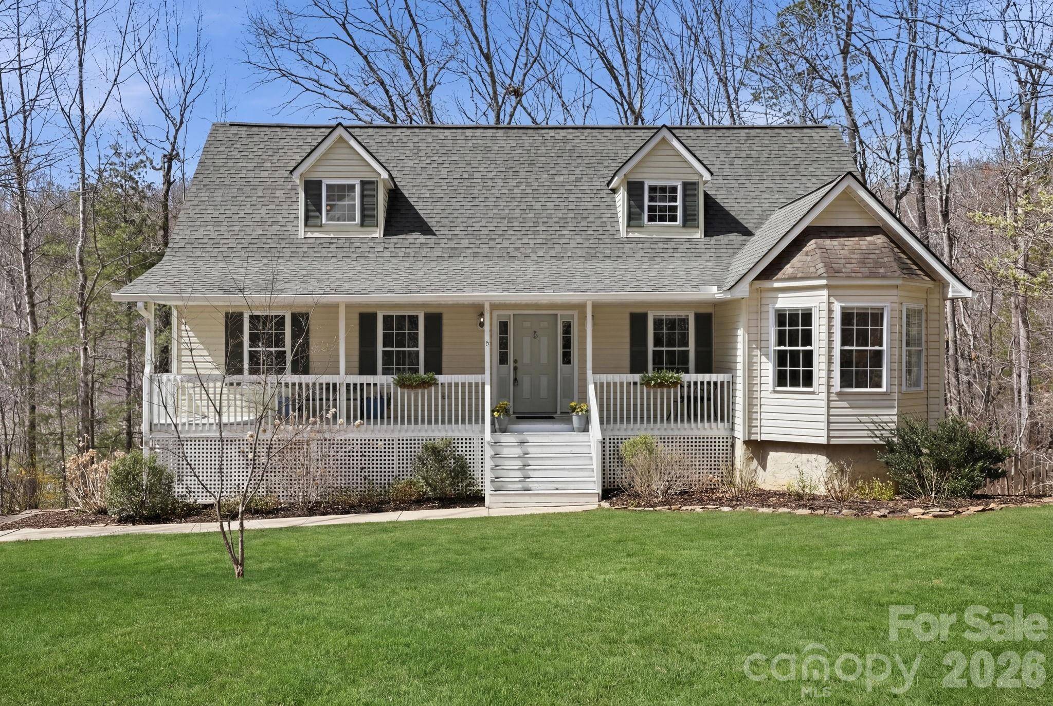 8 Fiver LN, Asheville, NC 28803