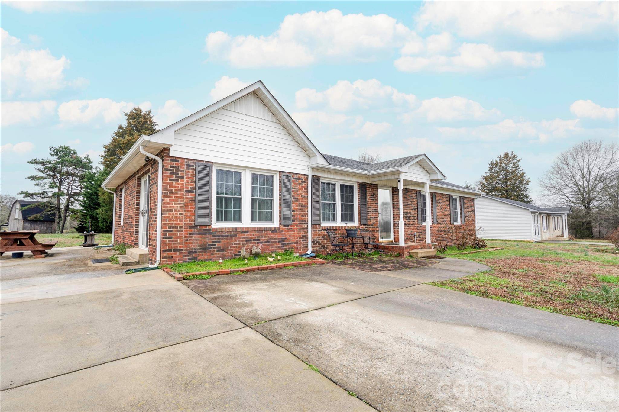 111 Hicks RD, Grover, NC 28073