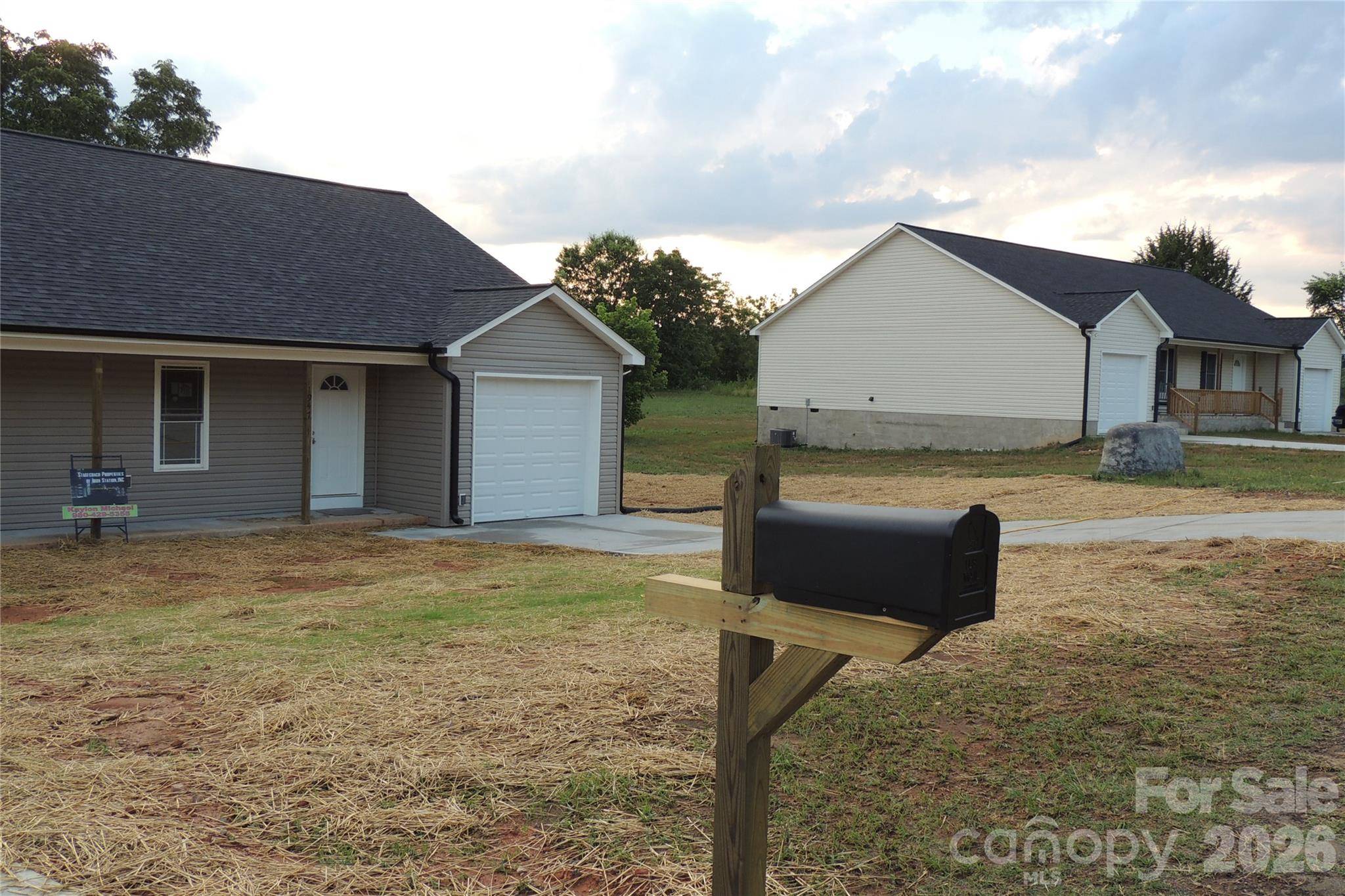 1943-1955 Glen Manor CT #1-2, Lincolnton, NC 28092