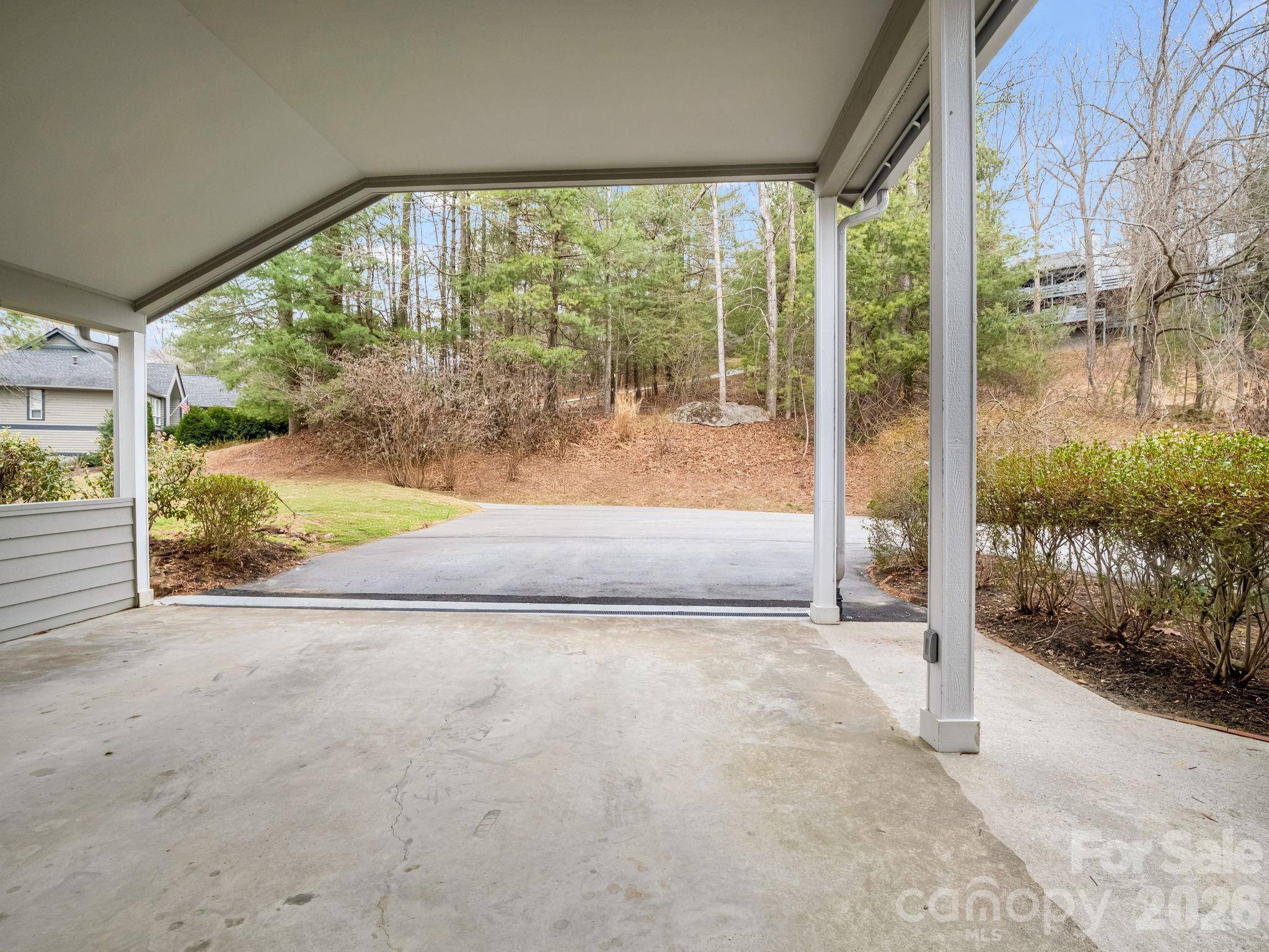 303 Golfside DR, Flat Rock, NC 28731