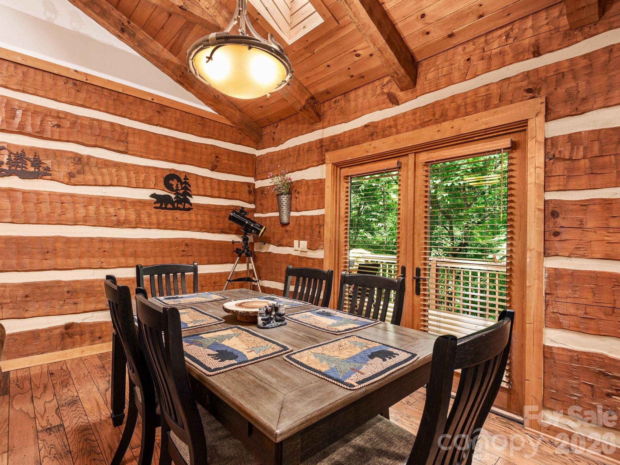 37 Grinnin Sun RD, Burnsville, NC 28714