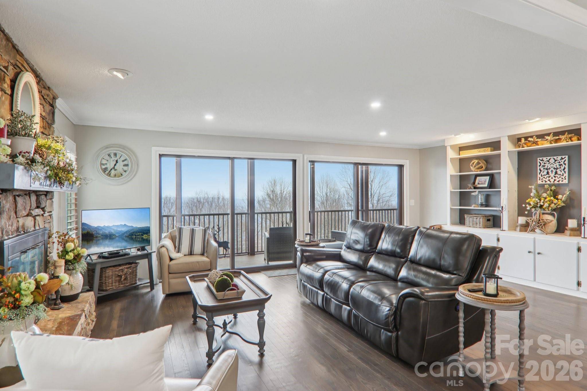1601 Fleetwood PLZ, Laurel Park, NC 28739
