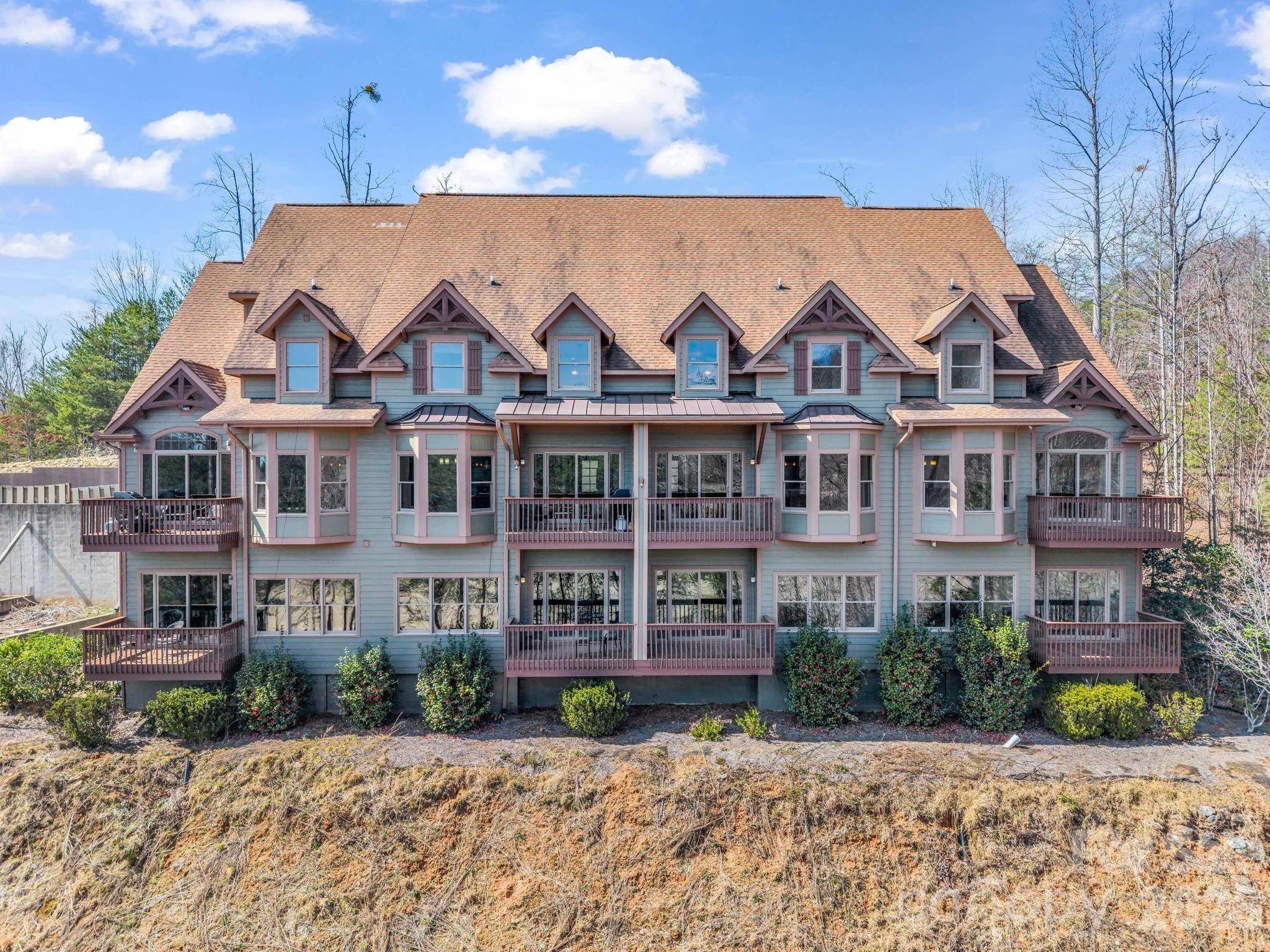 268 Wambli PASS, Lake Lure, NC 28746