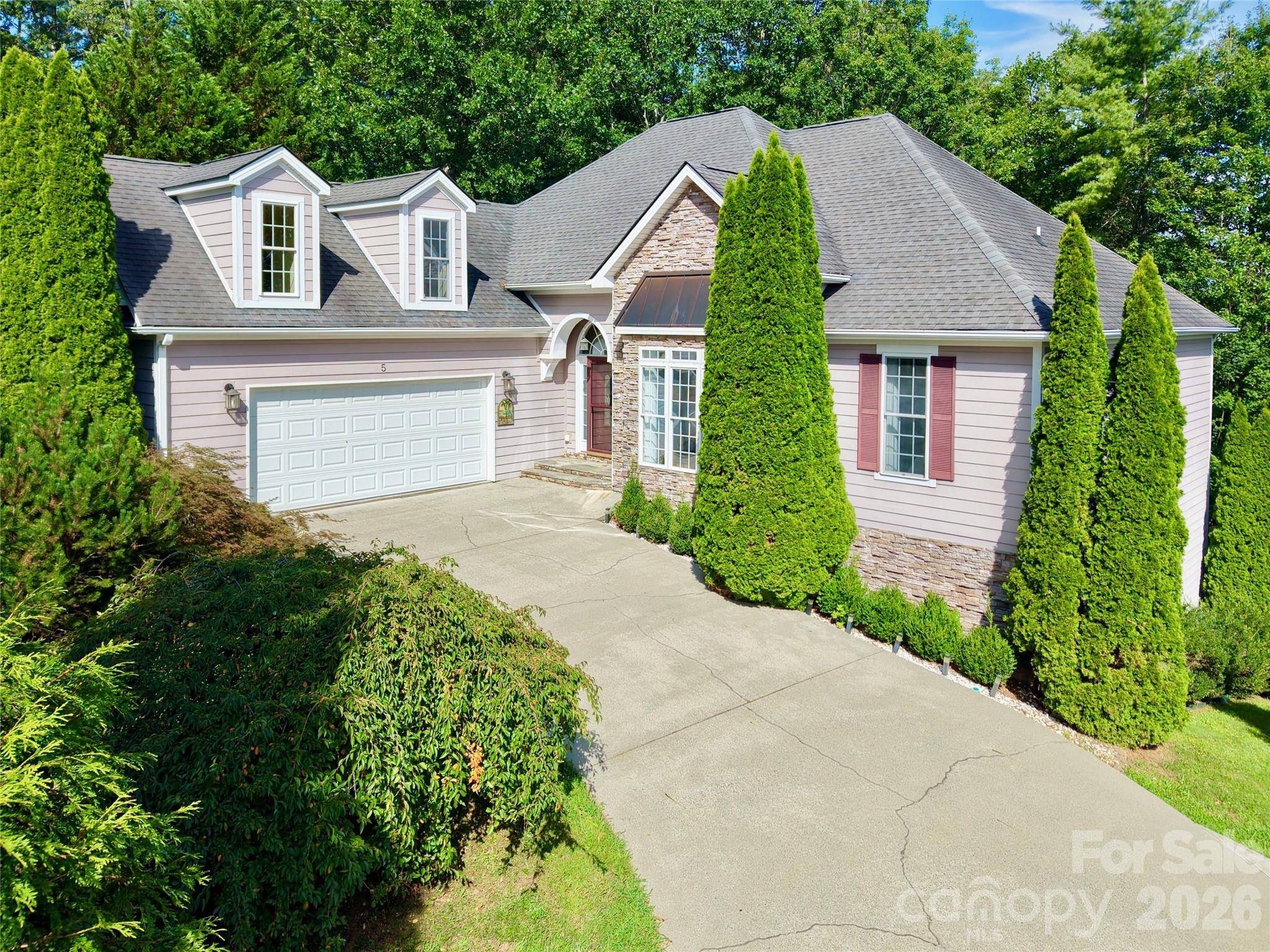 5 Timber Moss DR #8 & 9, Asheville, NC 28804