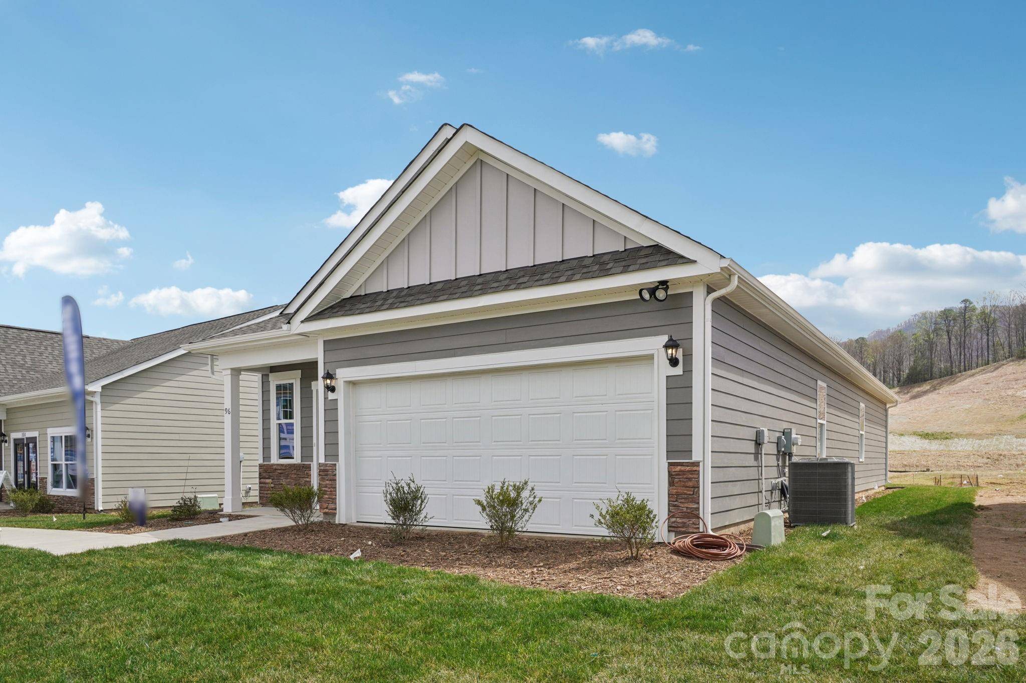 37 Cora View TRL, Waynesville, NC 28785