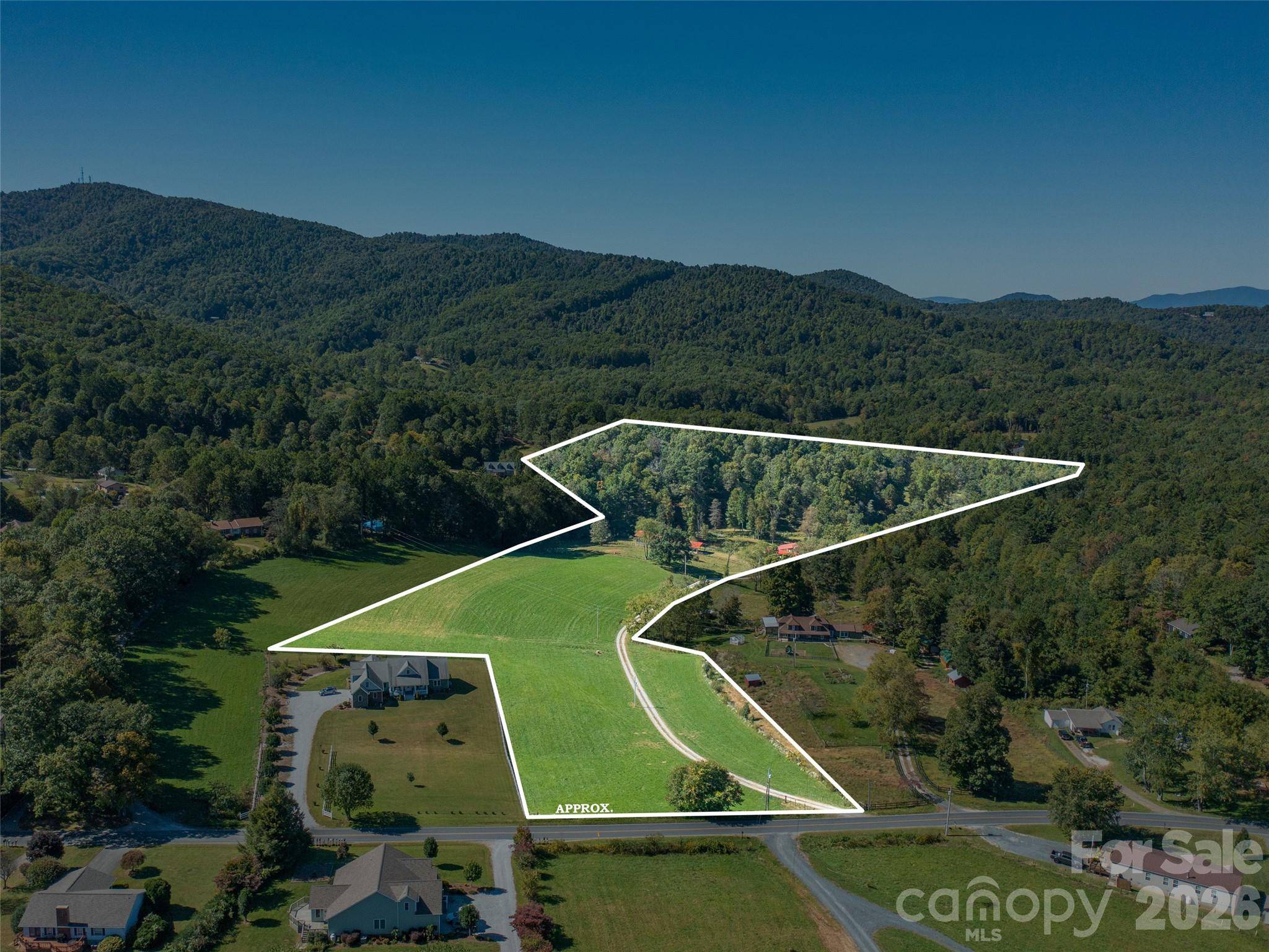 1050 Dale RD, Spruce Pine, NC 28777