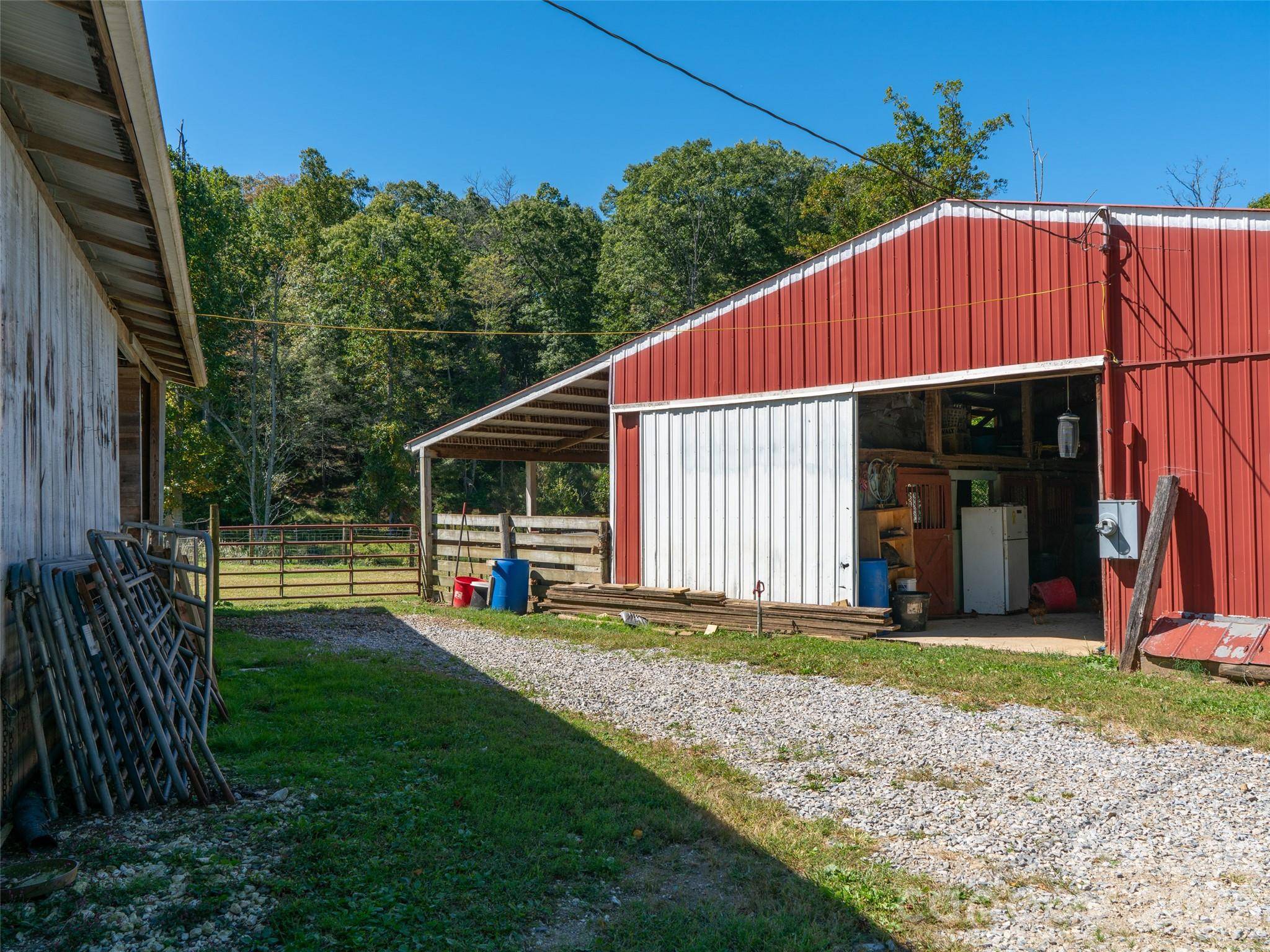 1050 Dale RD, Spruce Pine, NC 28777