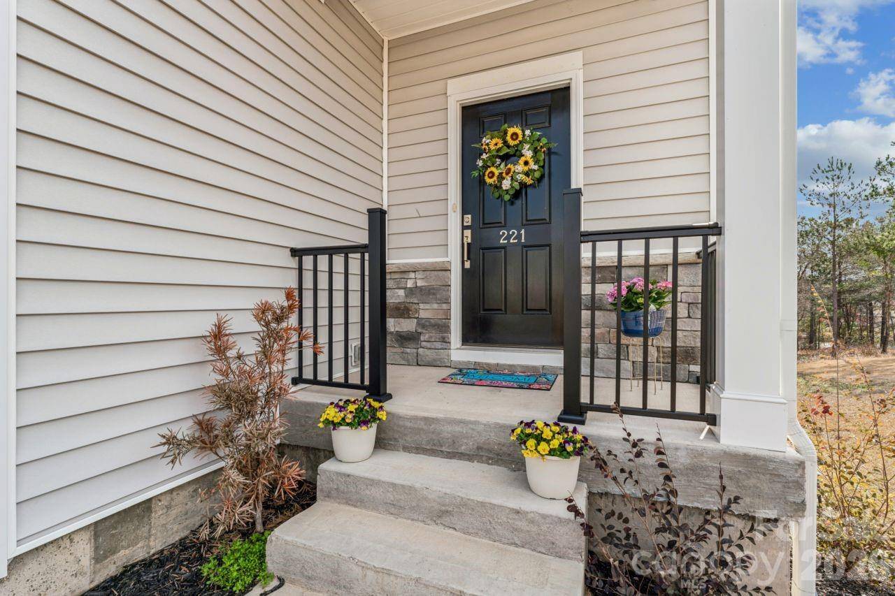 221 Shadowbrook WAY, Camden, SC 29020