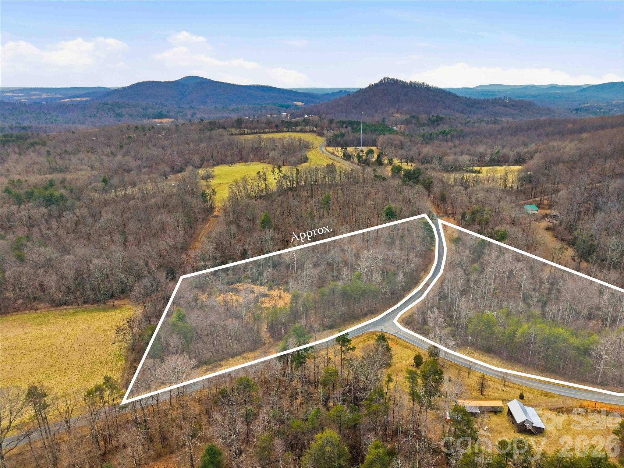 000 Pilgrim Church RD, Hiddenite, NC 28636