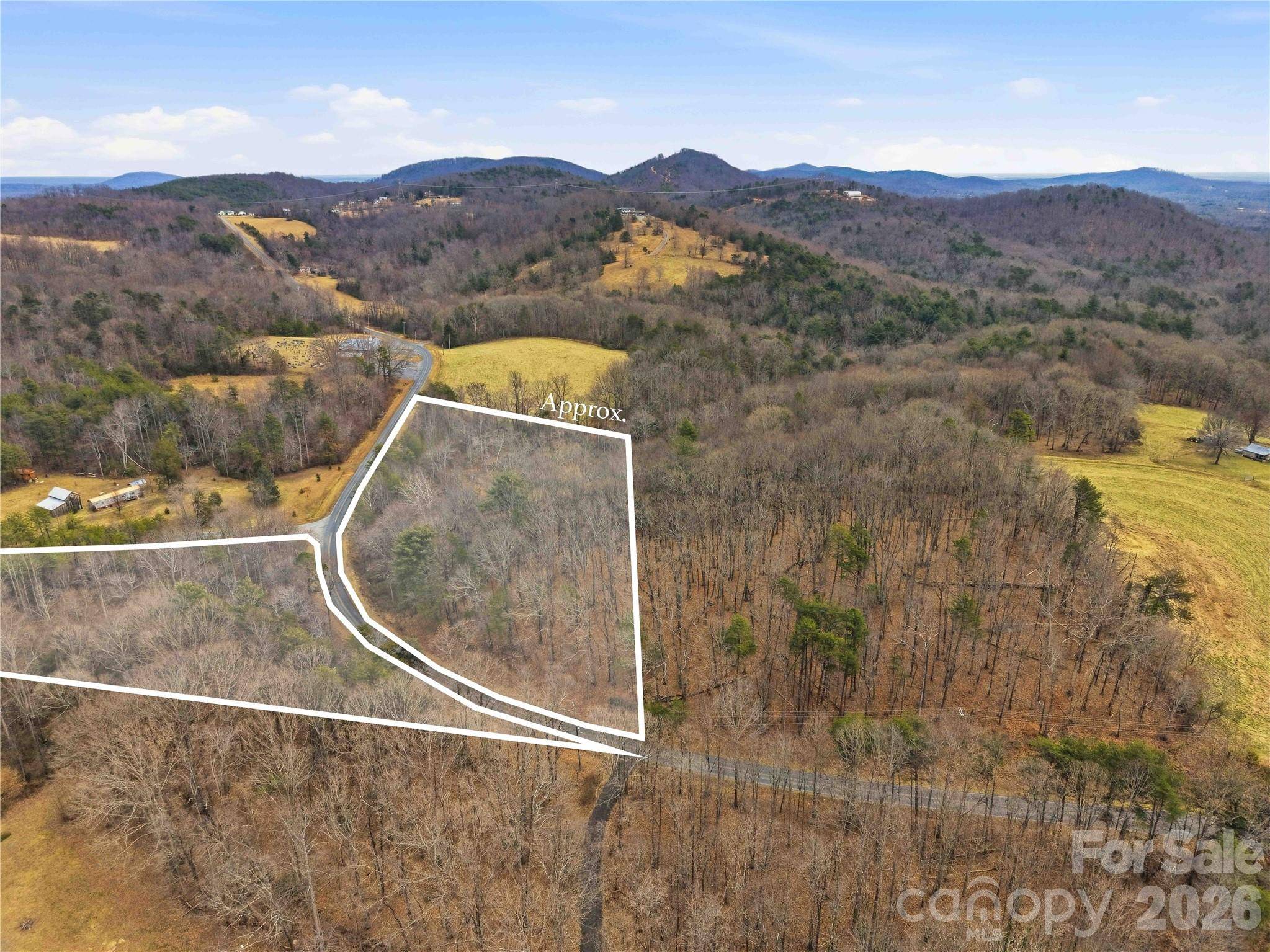 000 Pilgrim Church RD, Hiddenite, NC 28636