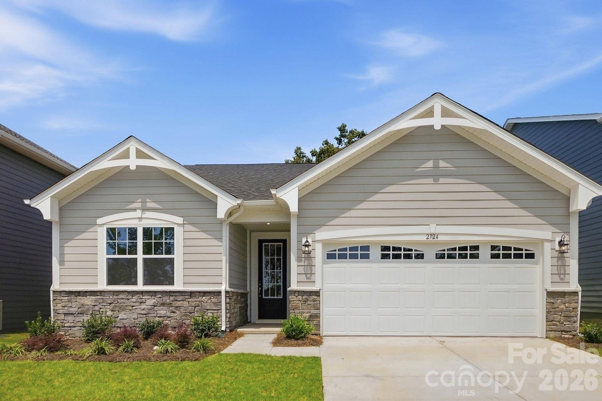 2724 Phoenix CT, Gastonia, NC 28052