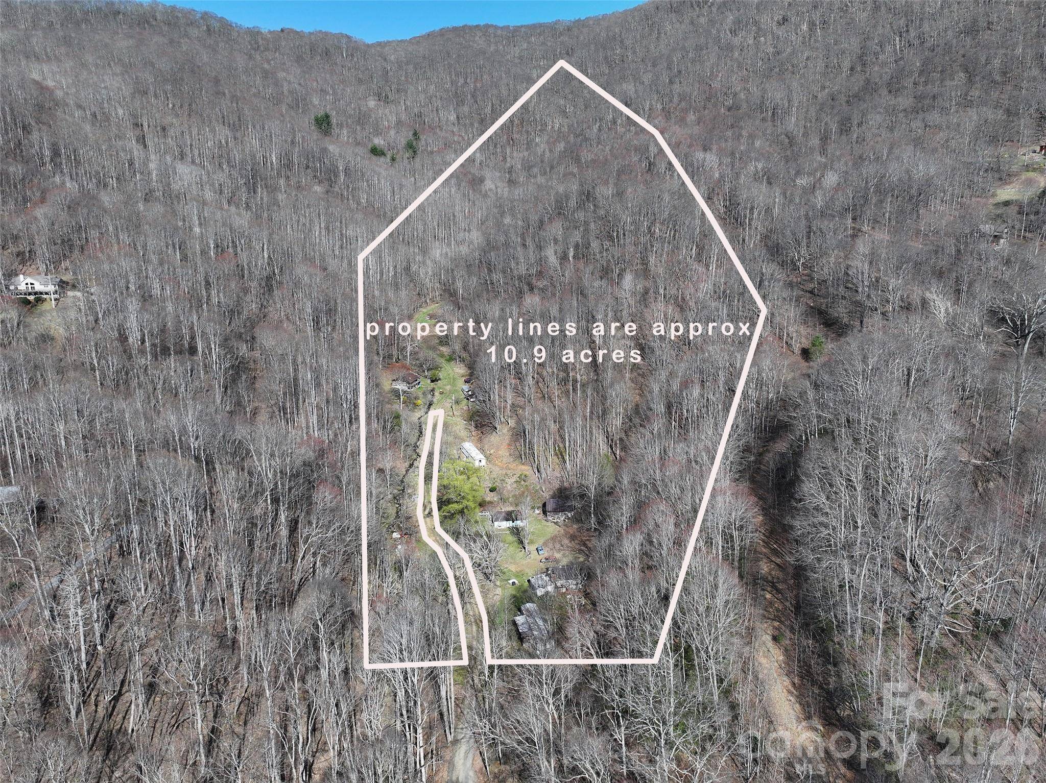 1002 Ned Cove RD, Waynesville, NC 28785