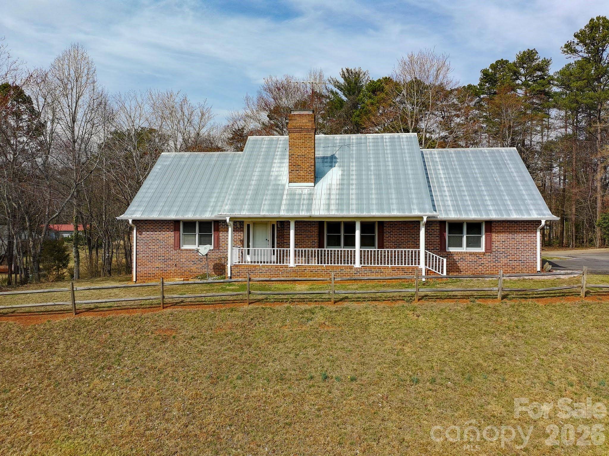 120 Skyline DR, Elkin, NC 28621
