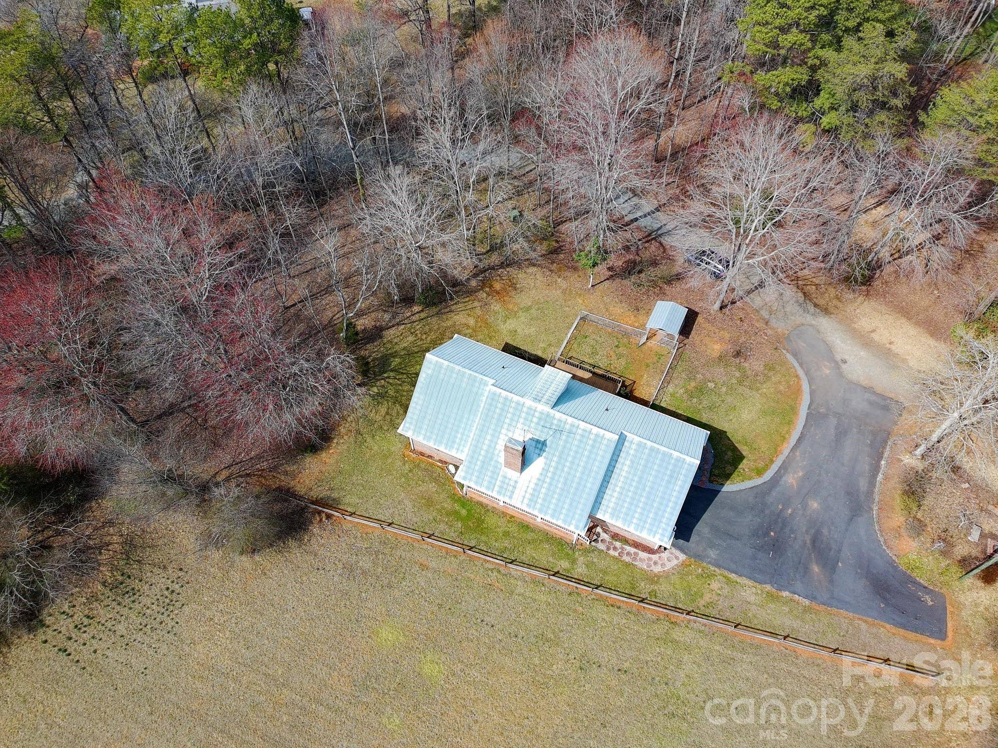 120 Skyline DR, Elkin, NC 28621