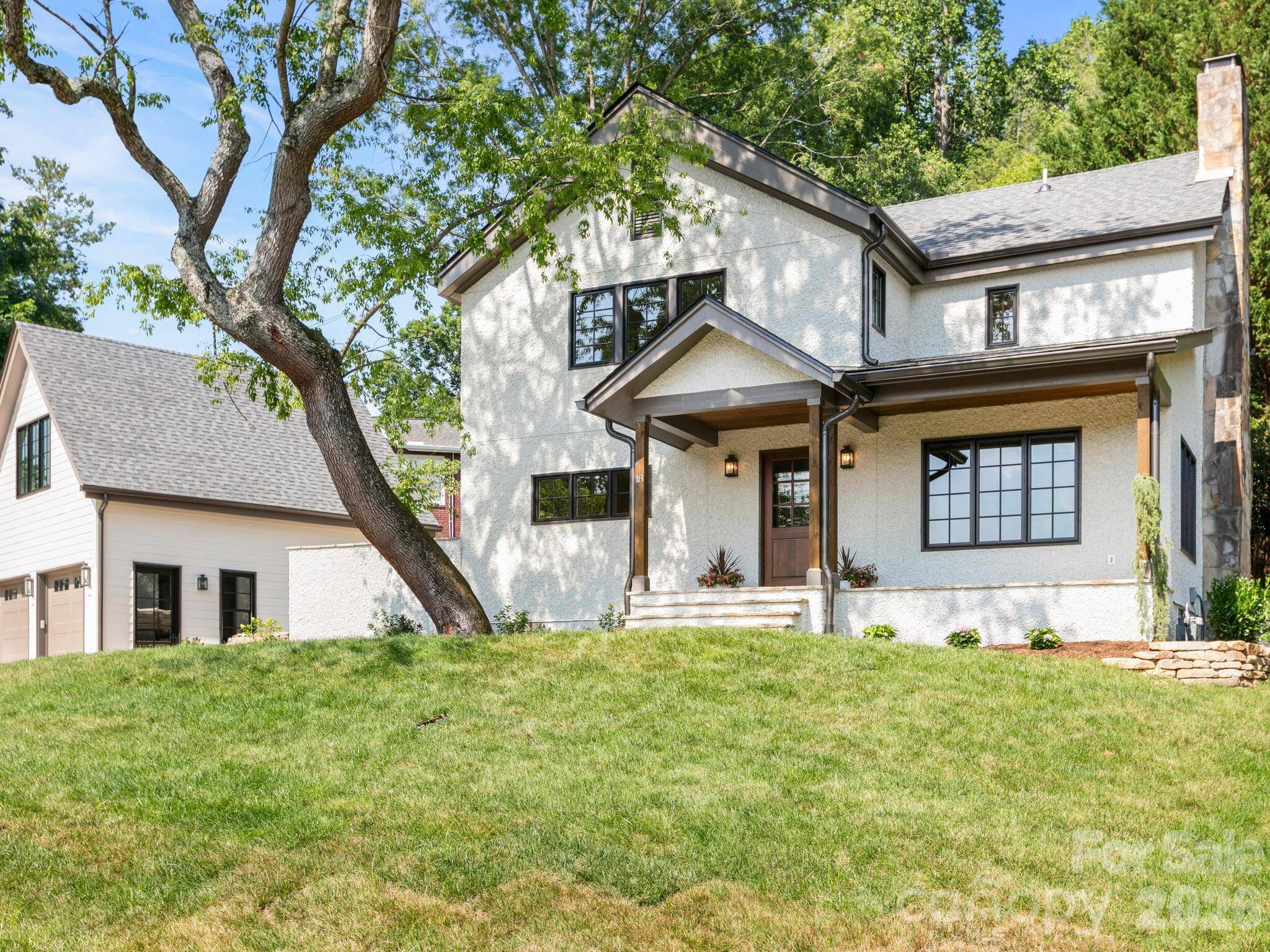 18 Normandy RD, Asheville, NC 28803