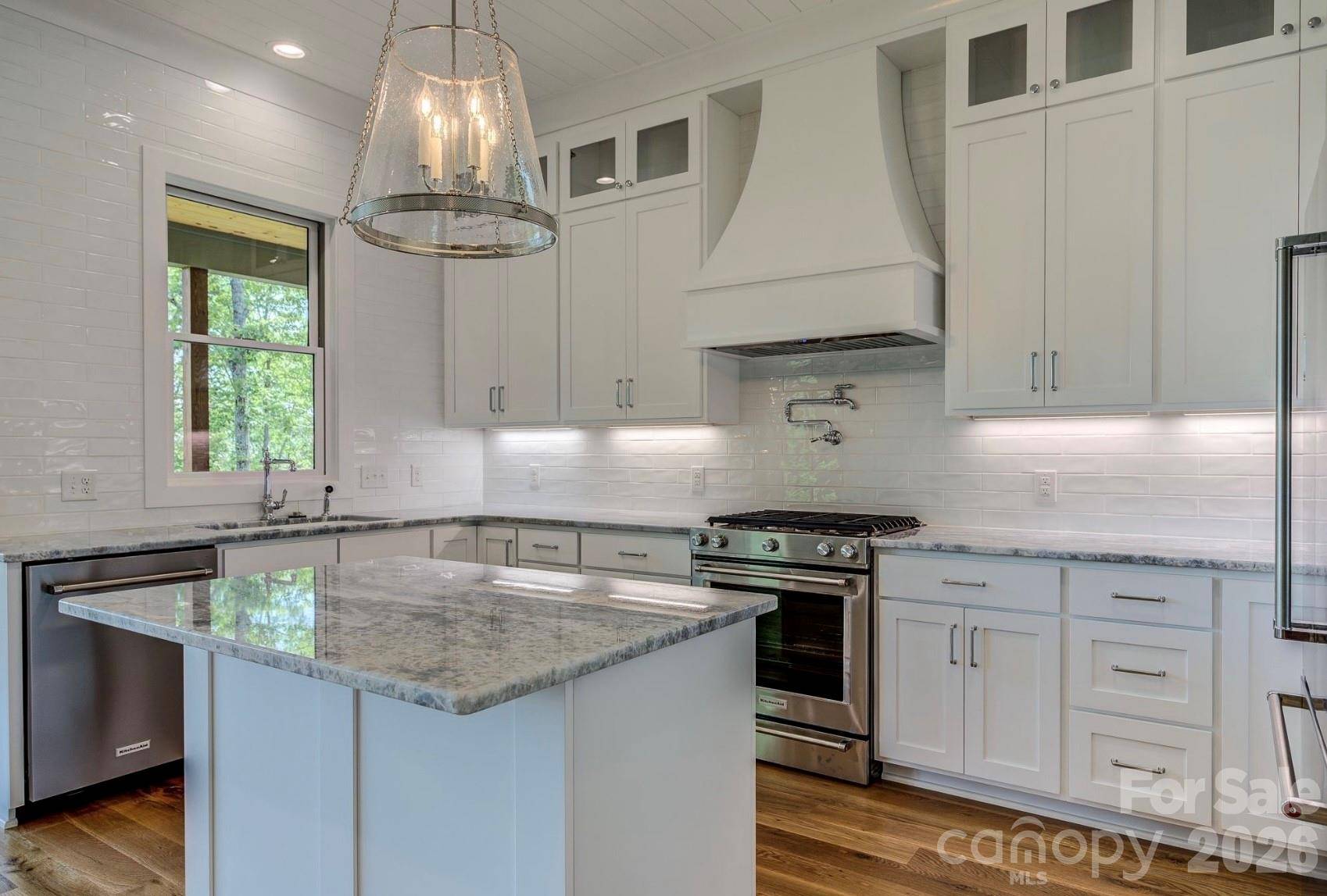 3434 Old Jonas Ridge RD, Newland, NC 28657