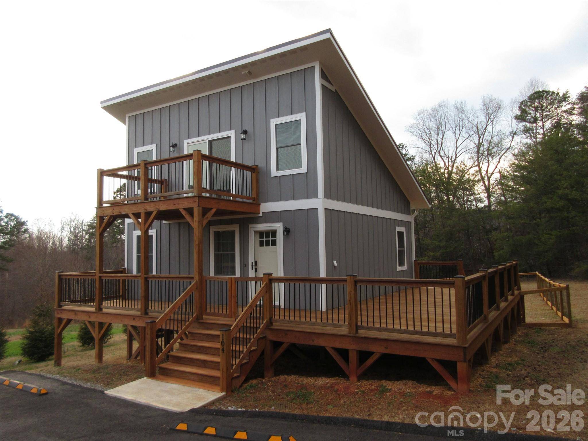 104 Perennial Gardens LN, Rutherfordton, NC 28139
