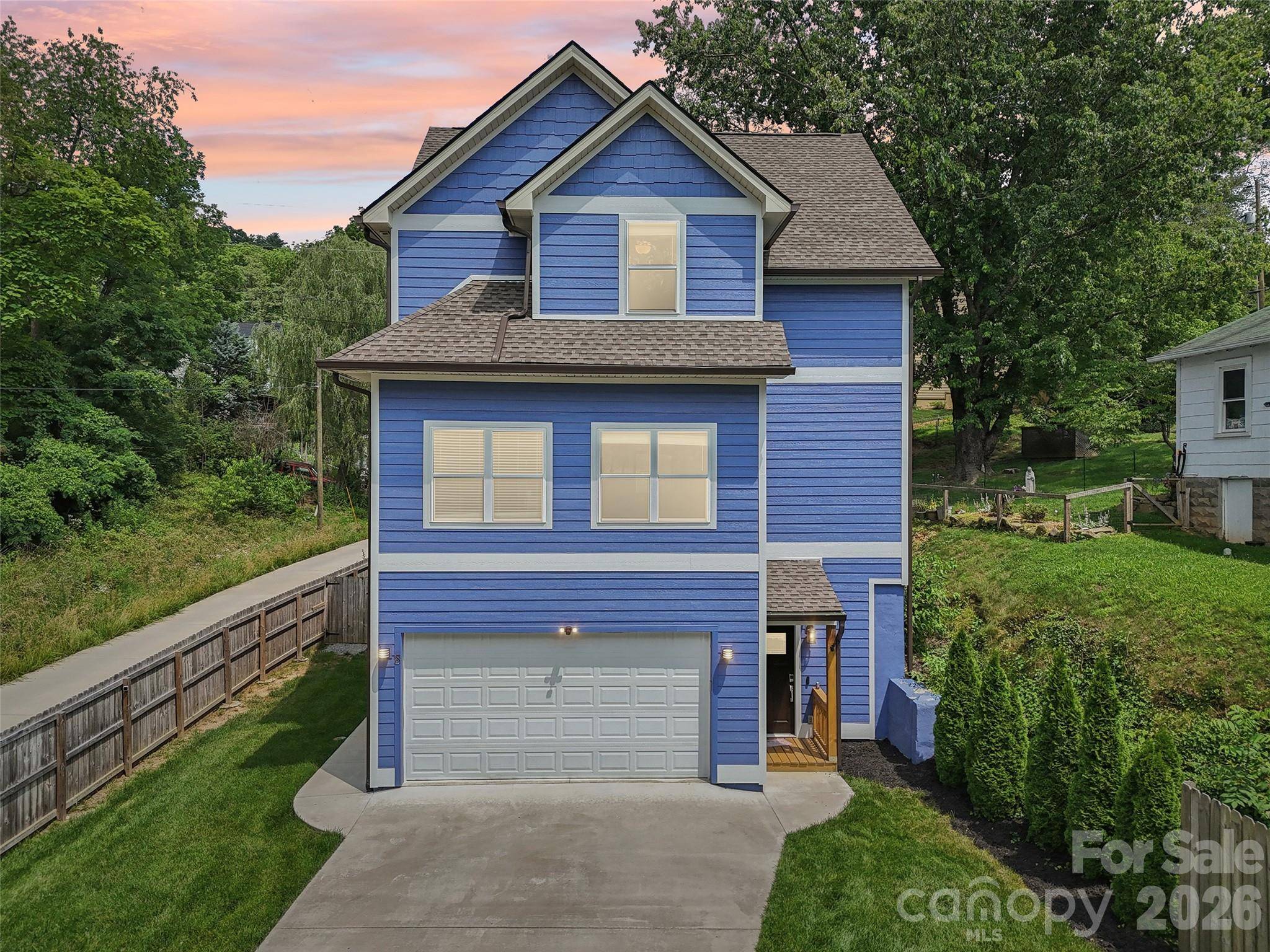 8 Apple LN, Asheville, NC 28804
