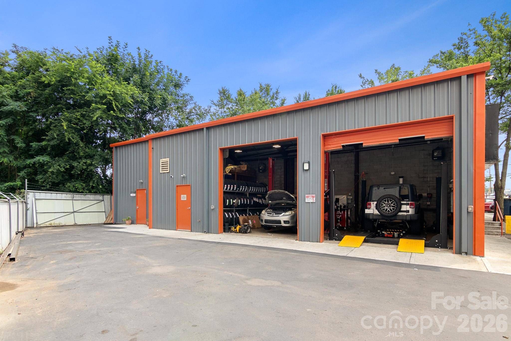 3413 S Tryon ST, Charlotte, NC 28217