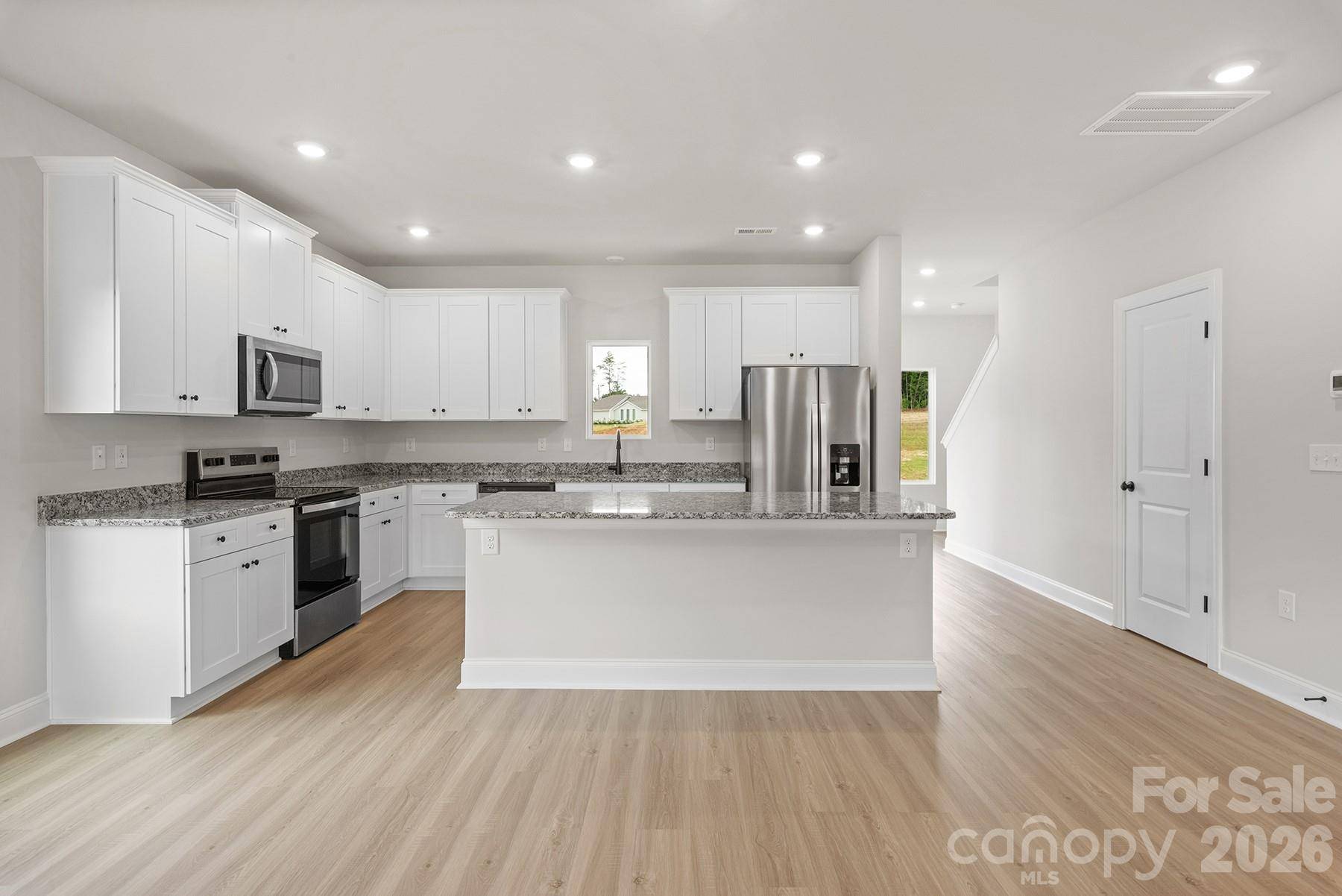 6725 Fairford DR, Charlotte, NC 28215