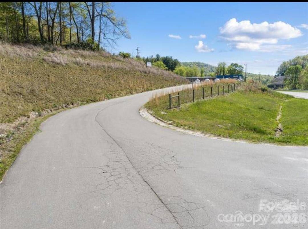6045 US 19E HWY, Burnsville, NC 28714