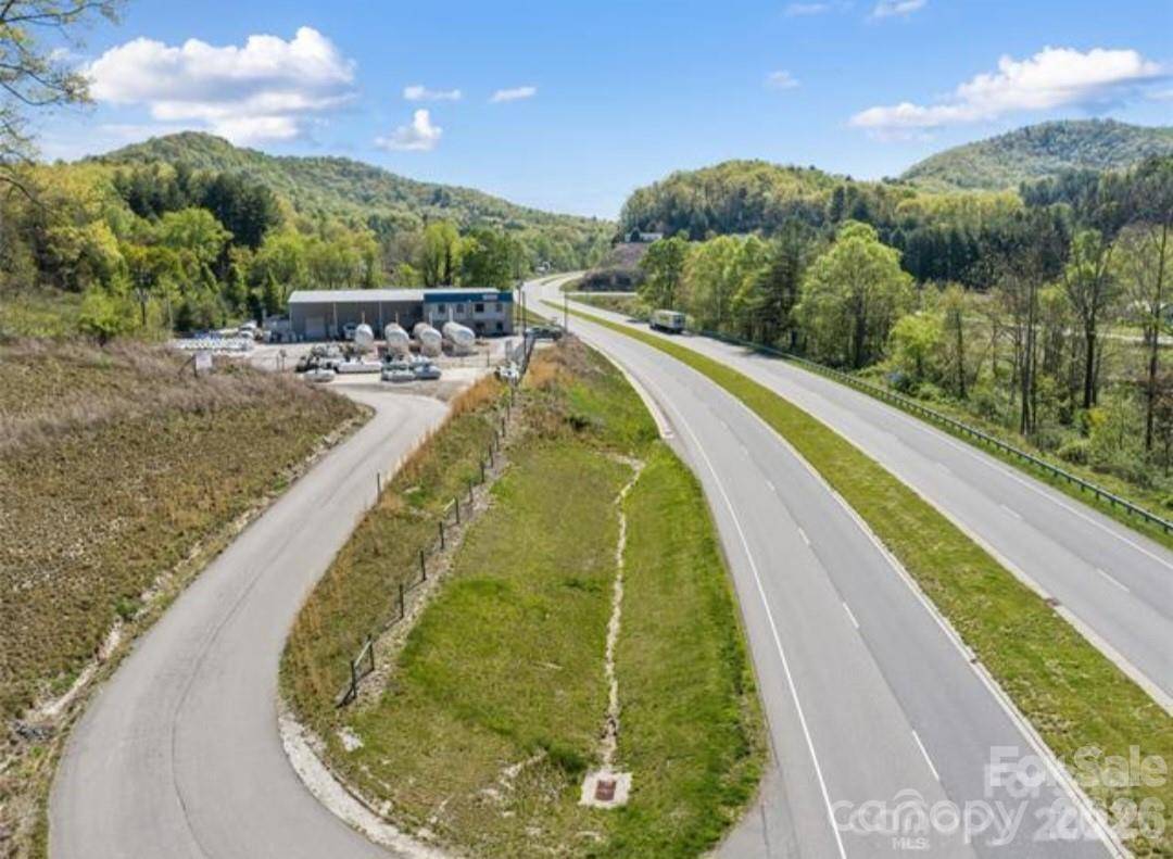 6045 US 19E HWY, Burnsville, NC 28714