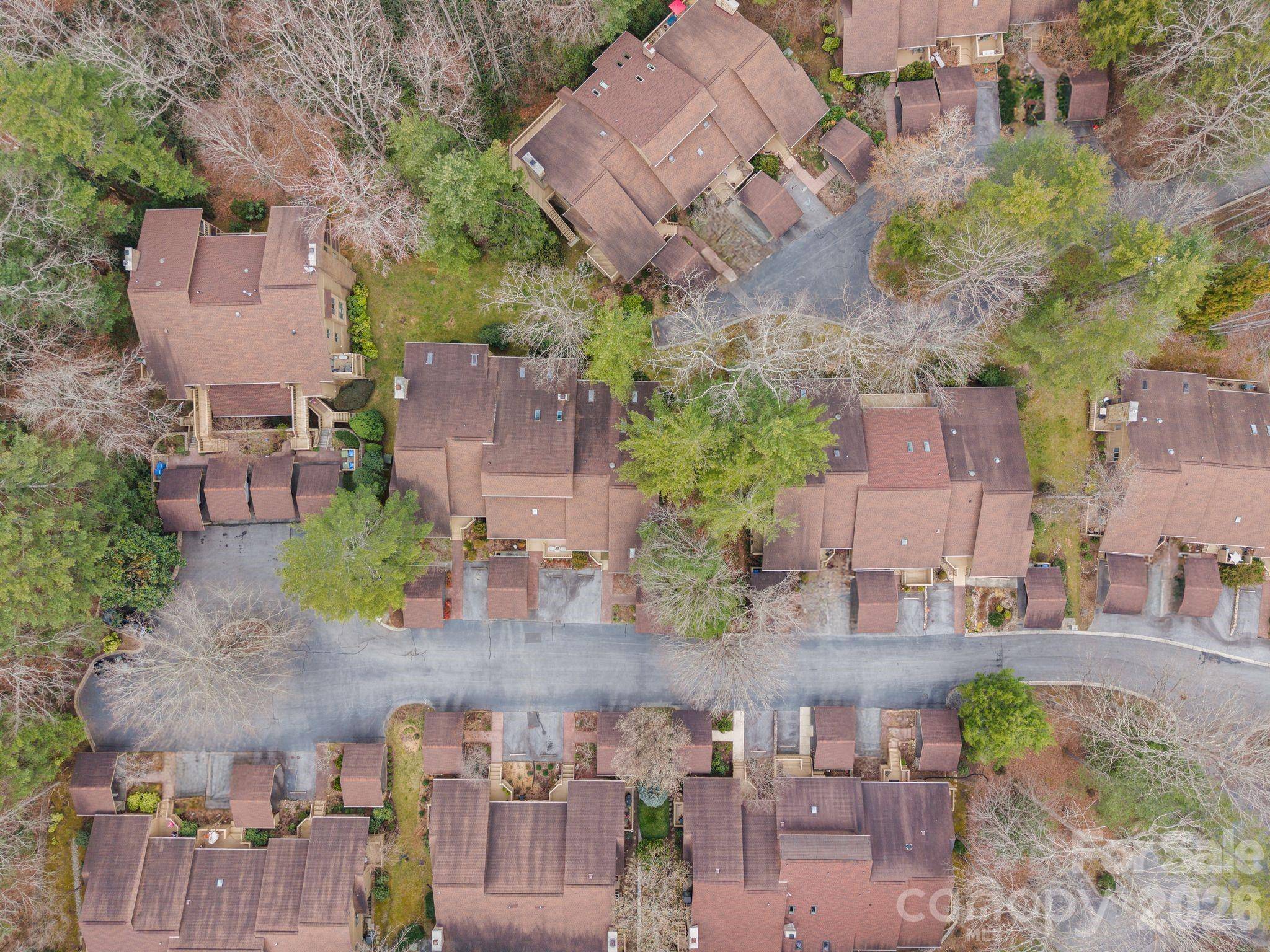301 N Scarlet Oak LN, Hendersonville, NC 28791