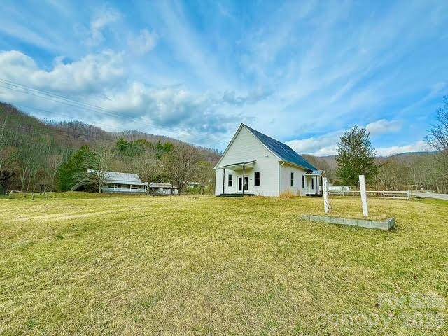 6367 NC 261 HWY, Bakersville, NC 28705