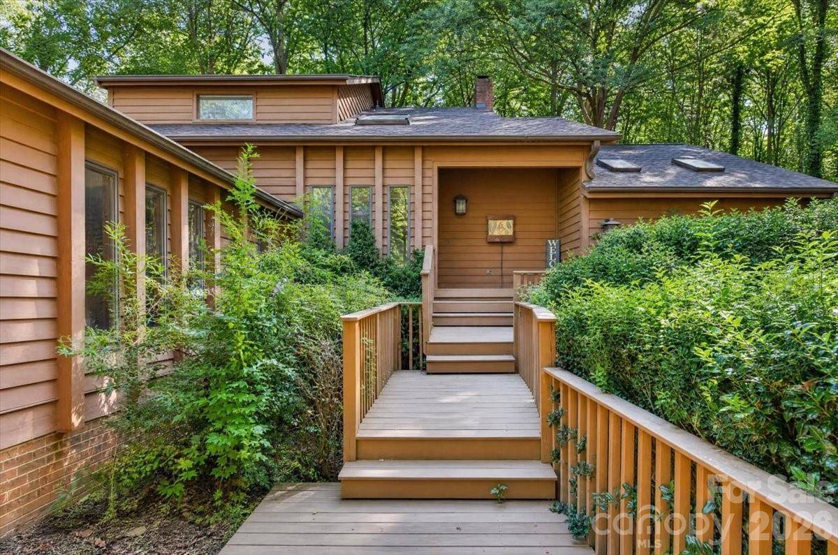 10 Thornwood CT, Lake Wylie, SC 29710