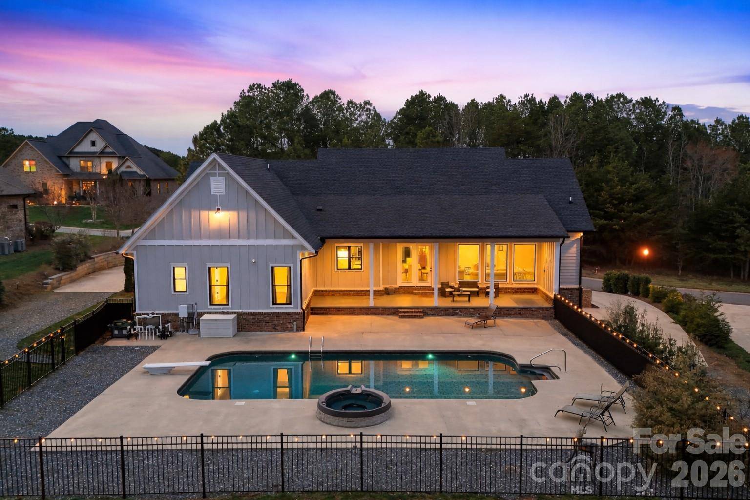 762 River Bend DR, Granite Falls, NC 28630